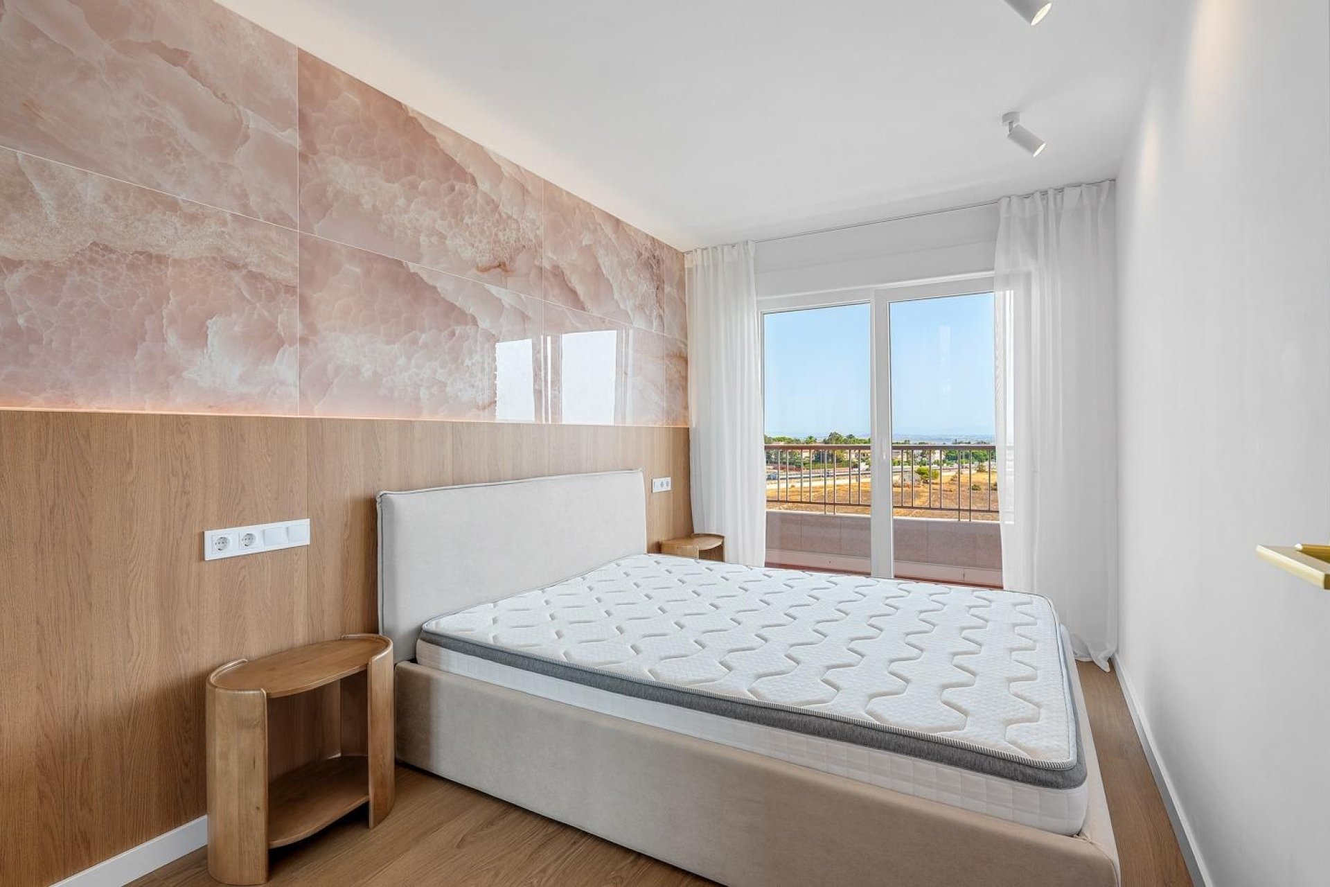 Odsprzedaż - Mieszkanie w bloku - Torrevieja - Punta Prima
