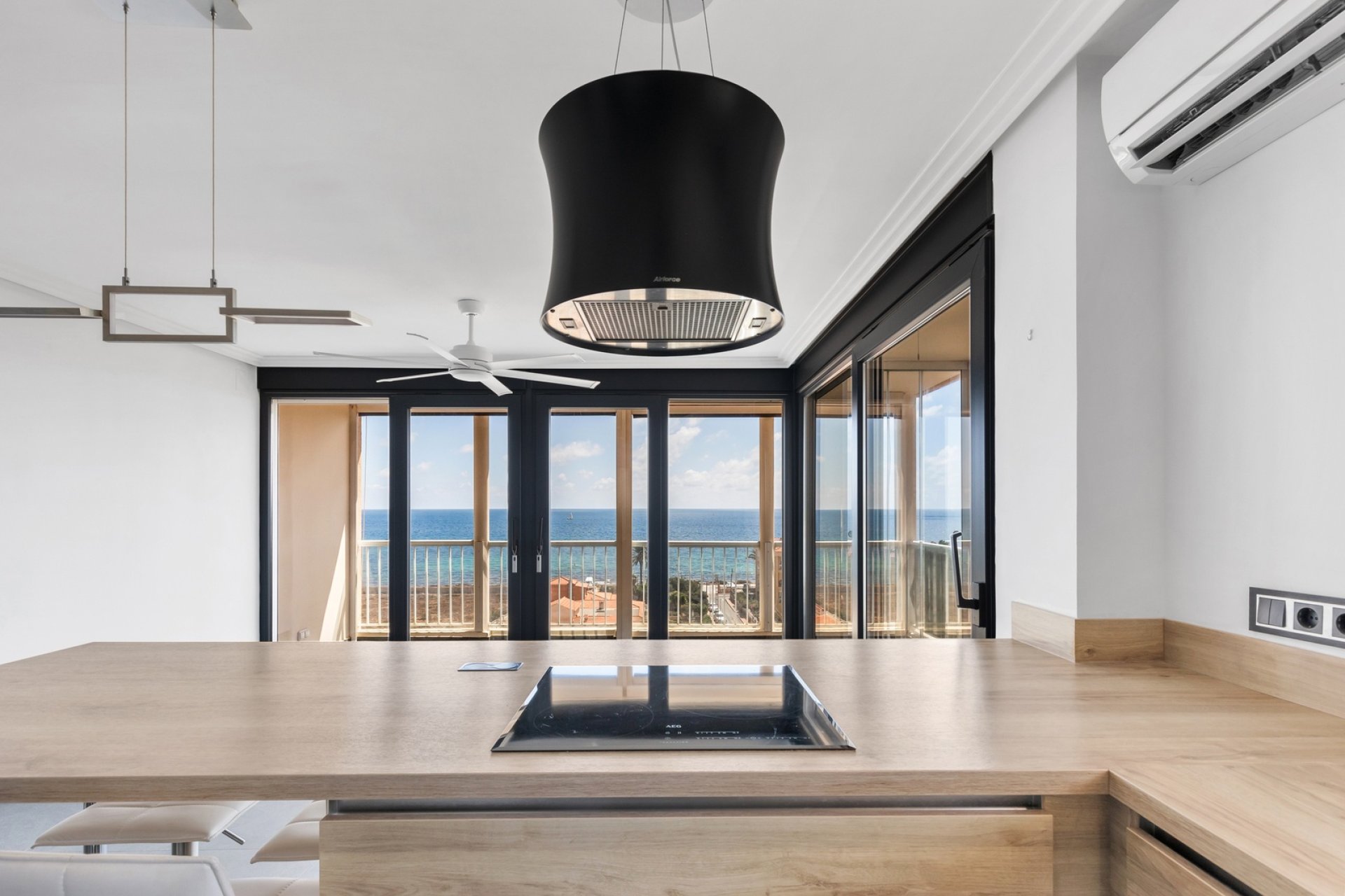 Odsprzedaż - Mieszkanie w bloku - Torrevieja - Rocio del Mar
