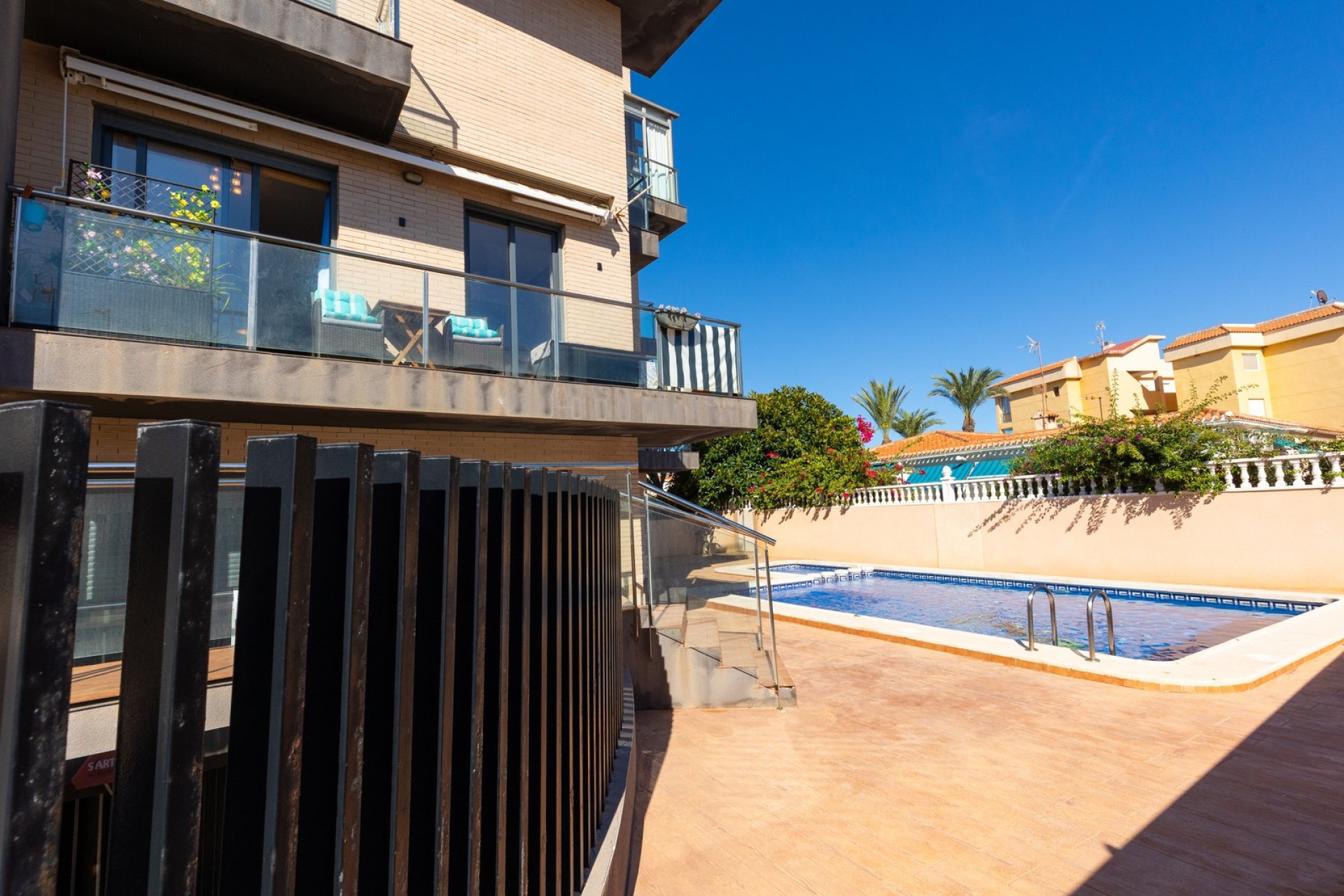 Odsprzedaż - Mieszkanie w bloku - Torrevieja - Rocio del Mar
