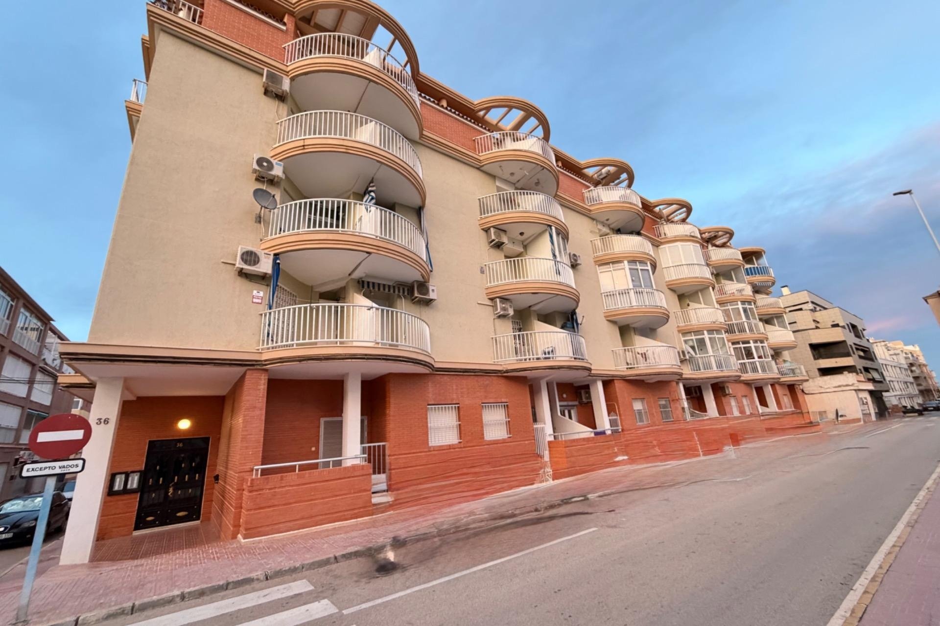 Odsprzedaż - Mieszkanie w bloku - Torrevieja - Torrelamata - La Mata