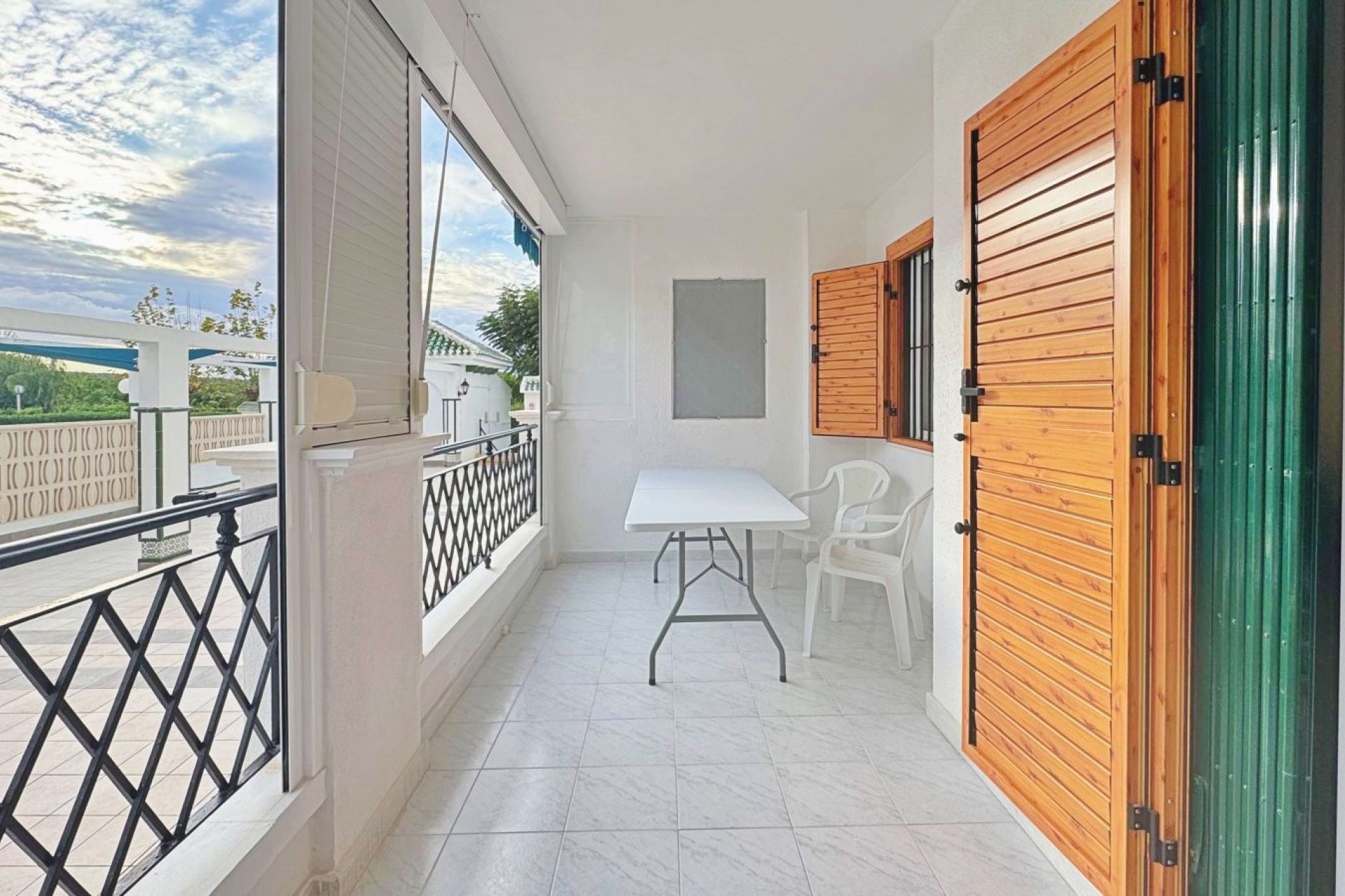Odsprzedaż - Mieszkanie w bloku - Torrevieja - Torrelamata - La Mata
