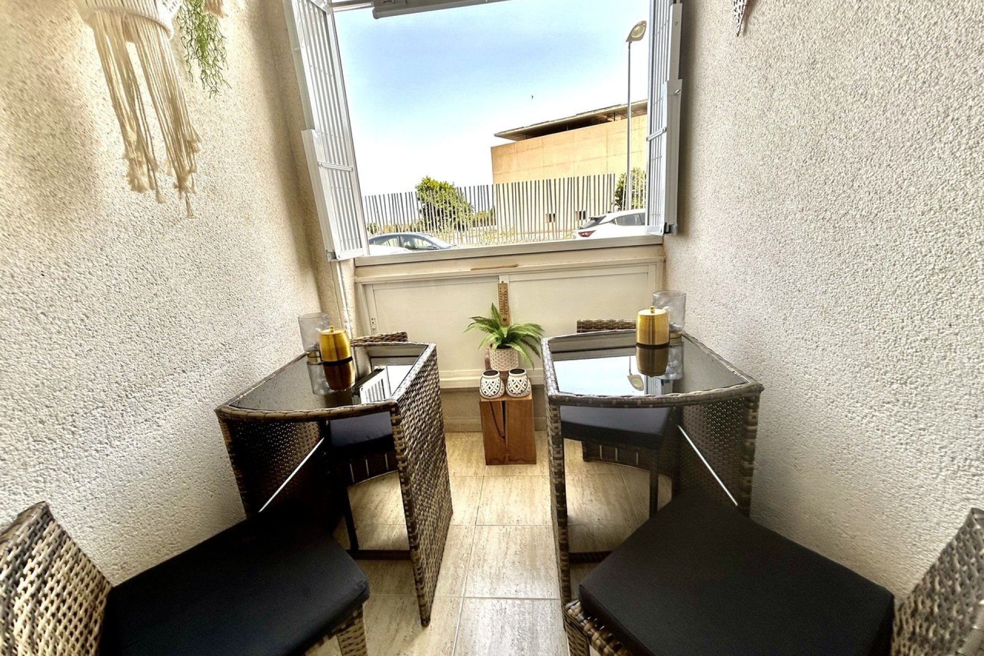 Odsprzedaż - Mieszkanie w bloku - Torrevieja