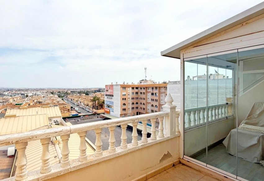 Odsprzedaż - Mieszkanie w bloku - Torrevieja
