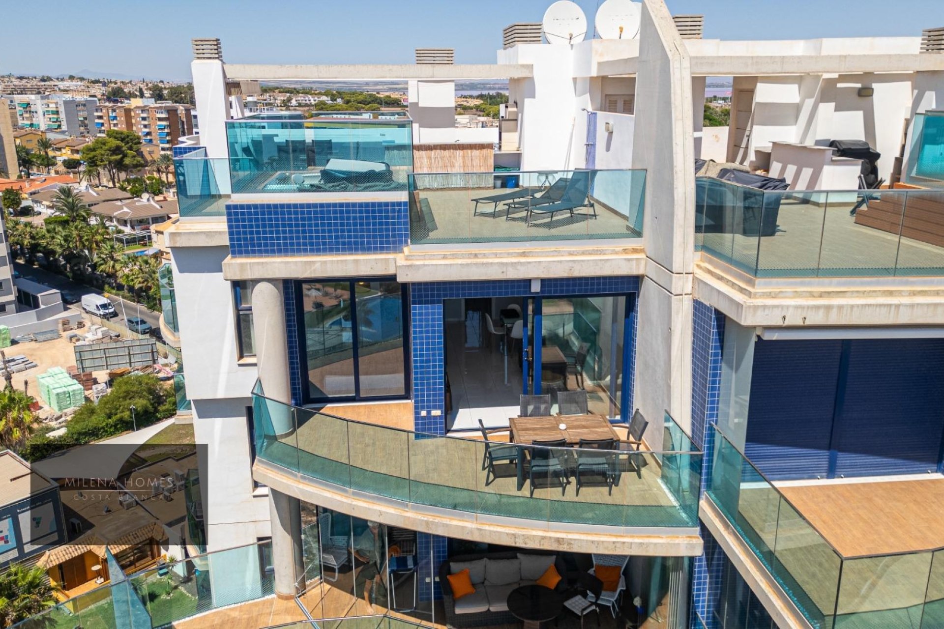 Odsprzedaż - Mieszkanie w bloku - Torrevieja