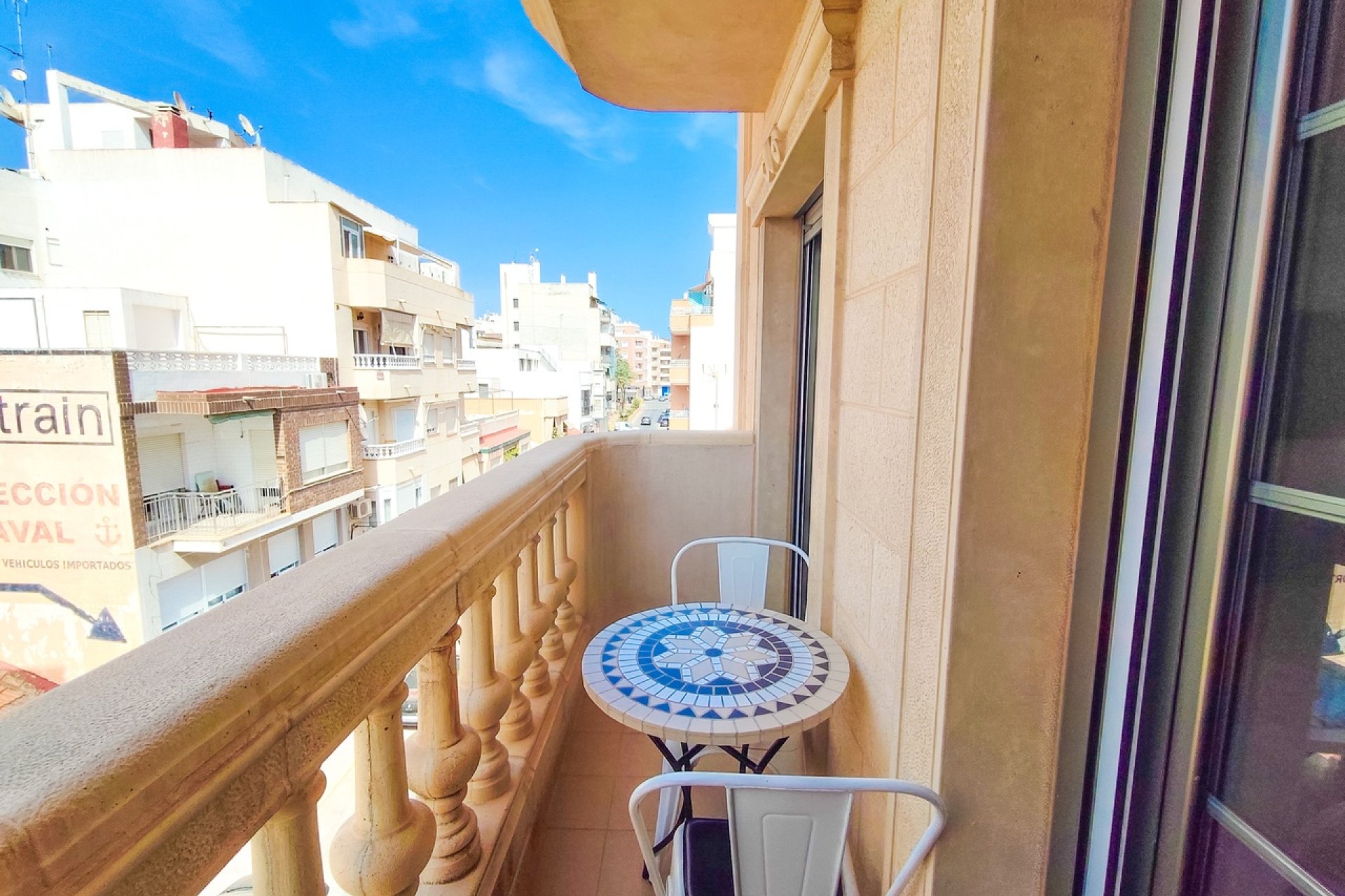 Odsprzedaż - Mieszkanie w bloku - Torrevieja