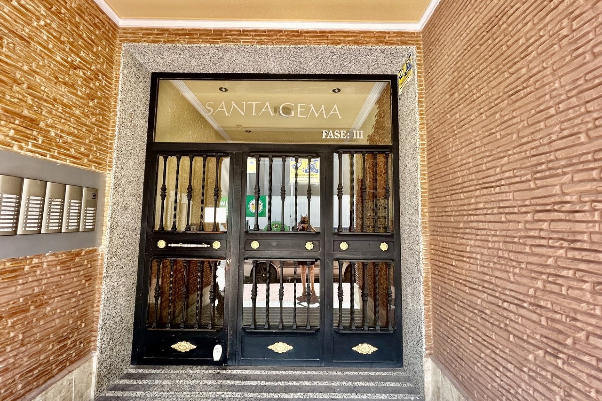 Odsprzedaż - Mieszkanie w bloku - Torrevieja