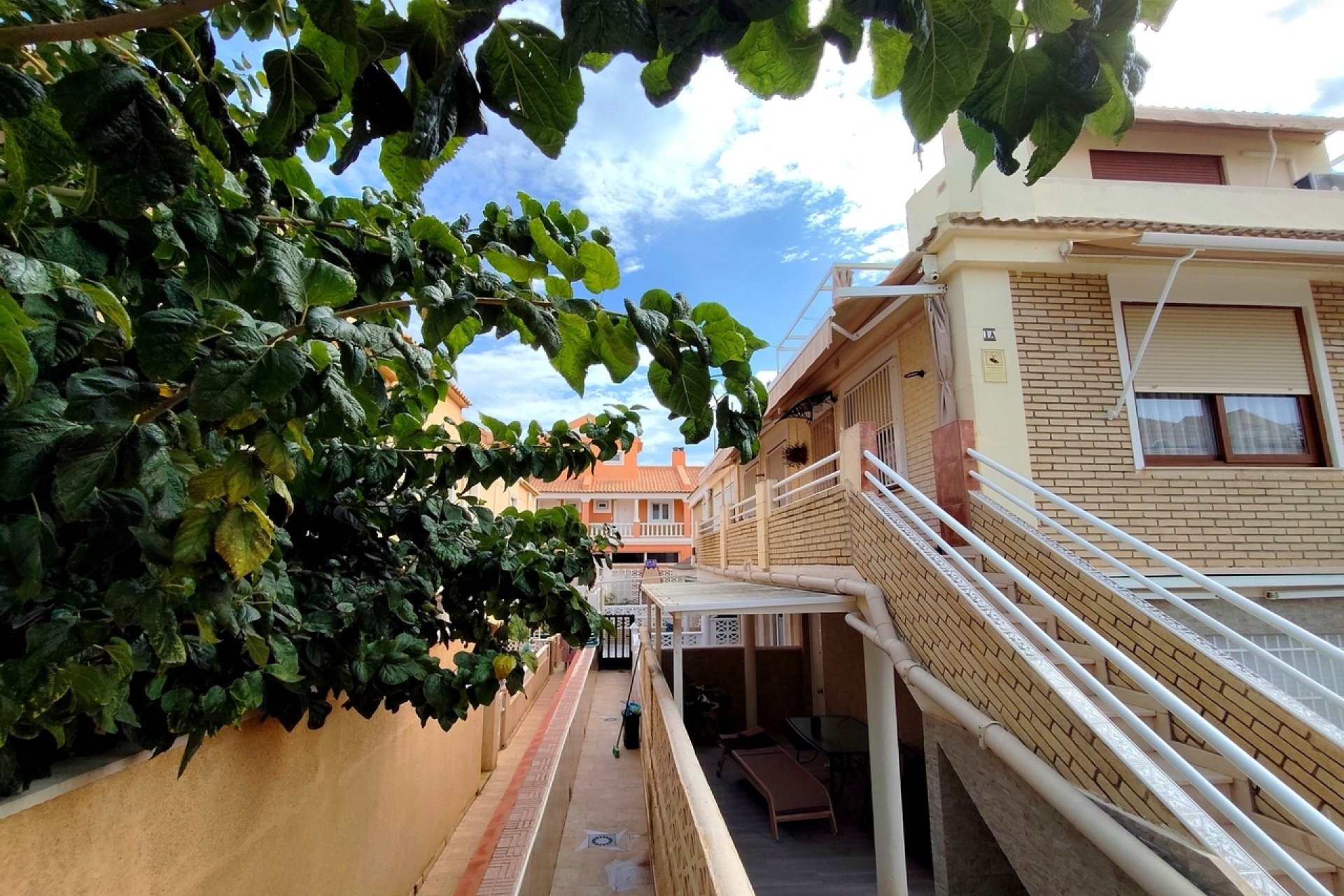 Odsprzedaż - Mieszkanie w bloku - Torrevieja