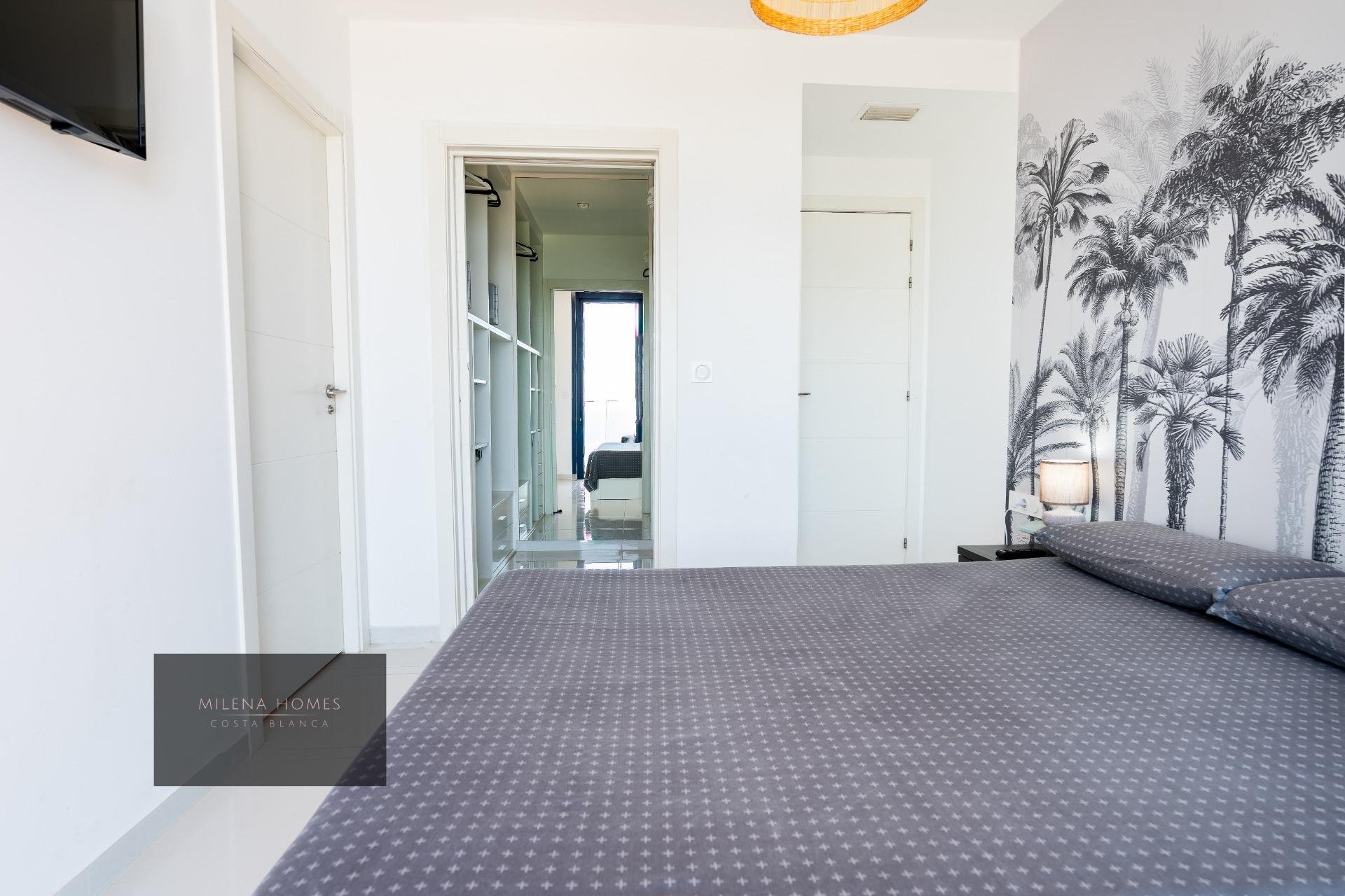 Odsprzedaż - Mieszkanie w bloku - Torrevieja