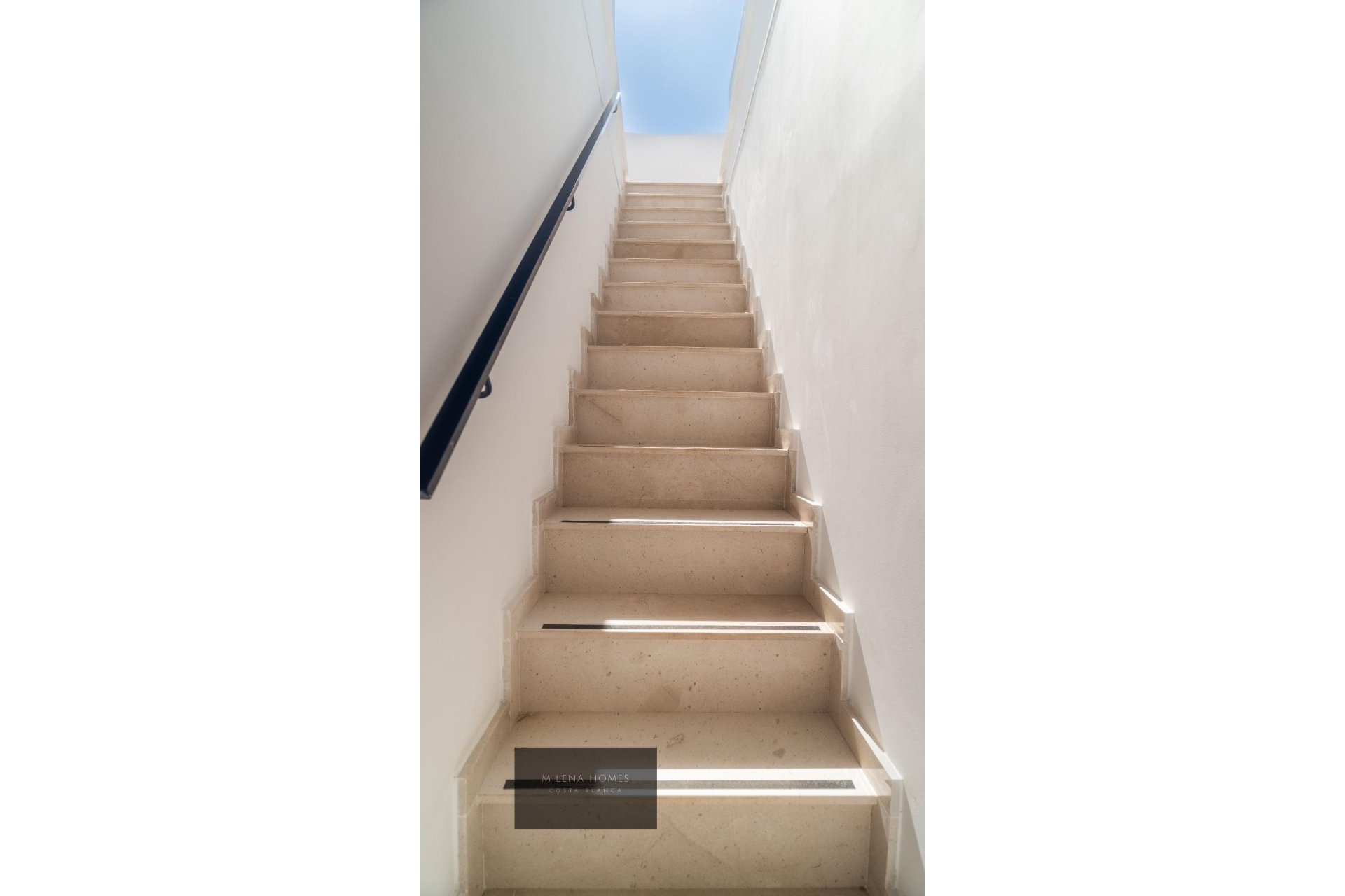 Odsprzedaż - Mieszkanie w bloku - Torrevieja