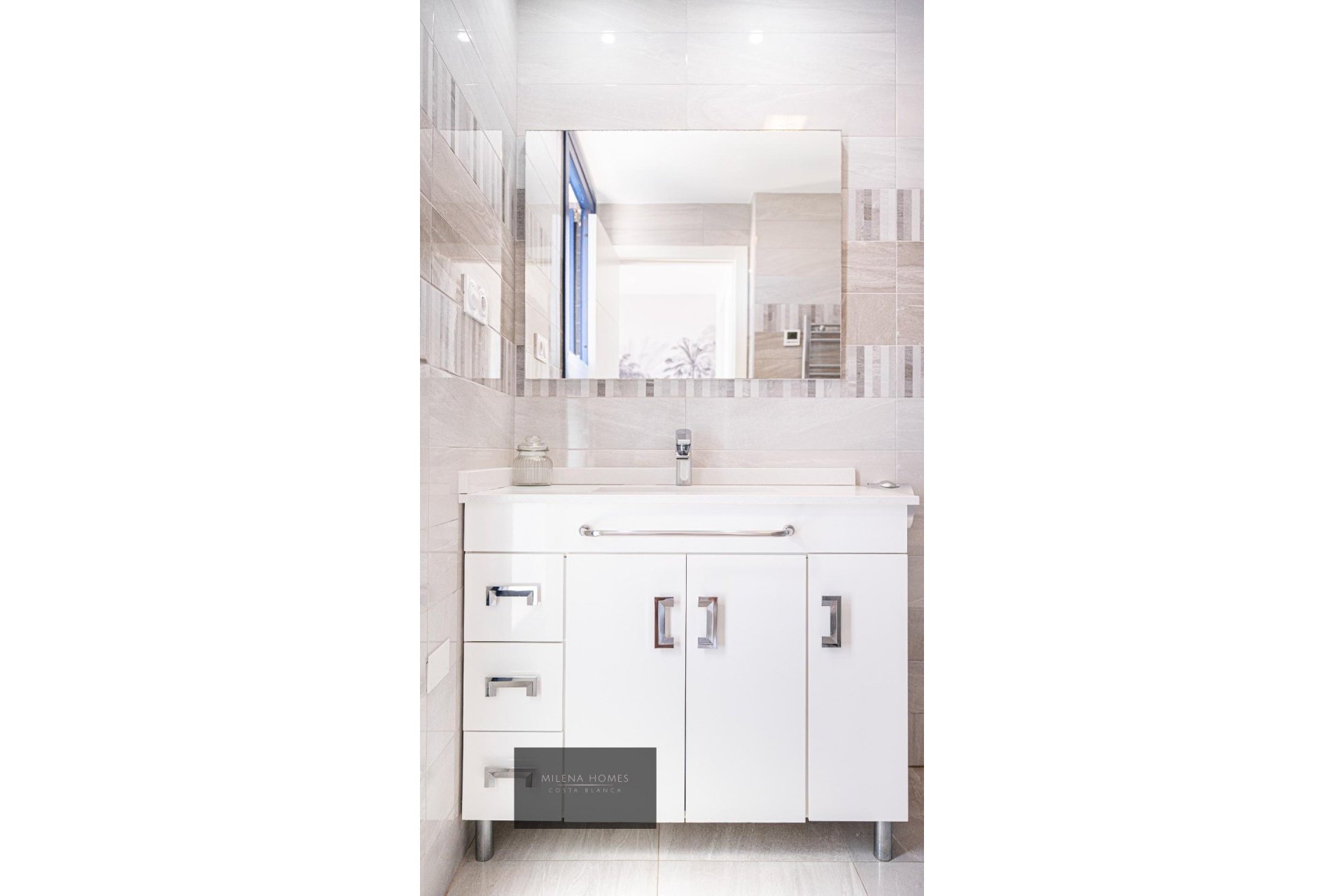 Odsprzedaż - Mieszkanie w bloku - Torrevieja