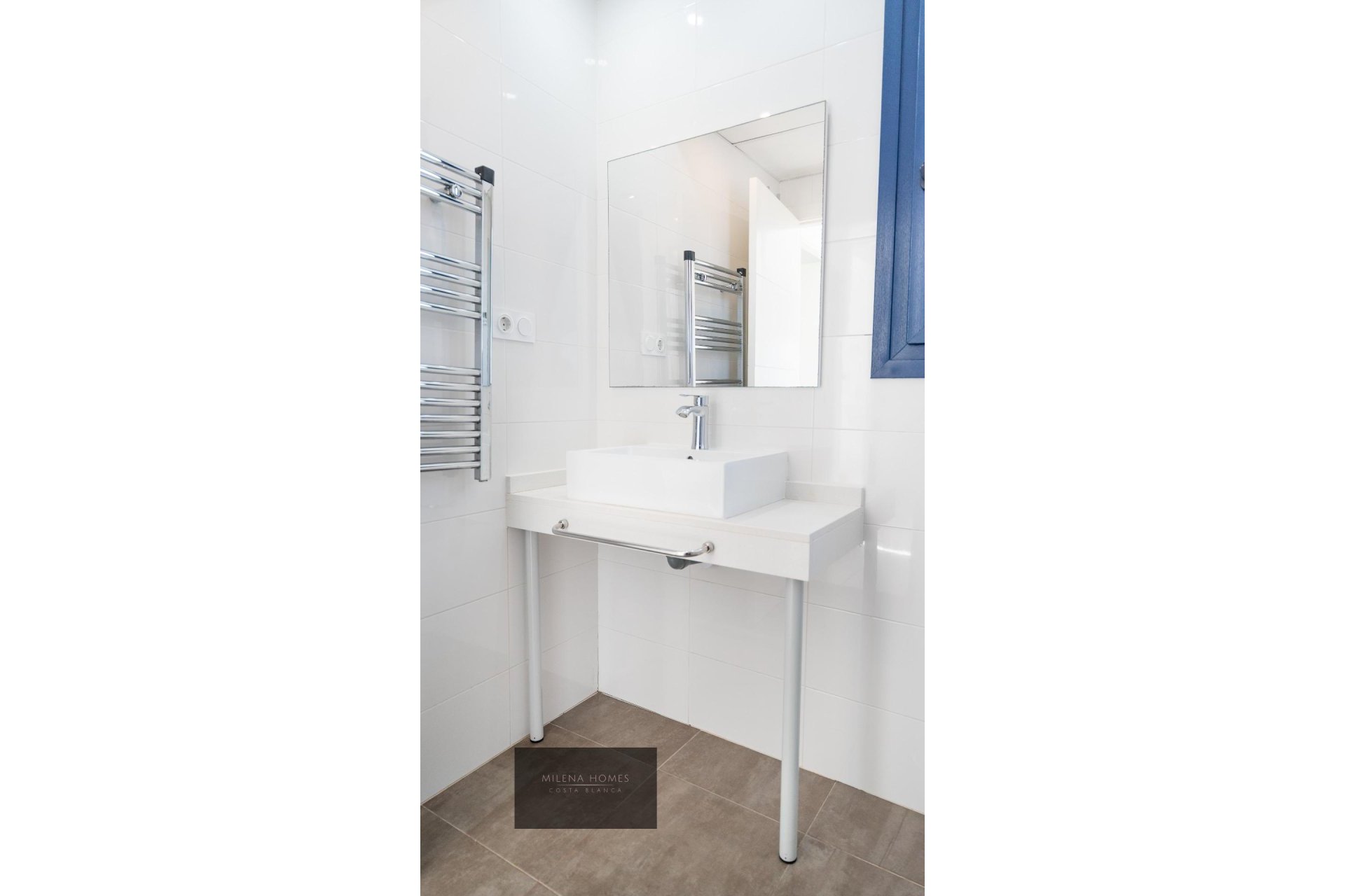 Odsprzedaż - Mieszkanie w bloku - Torrevieja