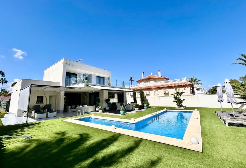 Odsprzedaż - Villa - La Manga del Mar Menor - LOS URRUTIAS