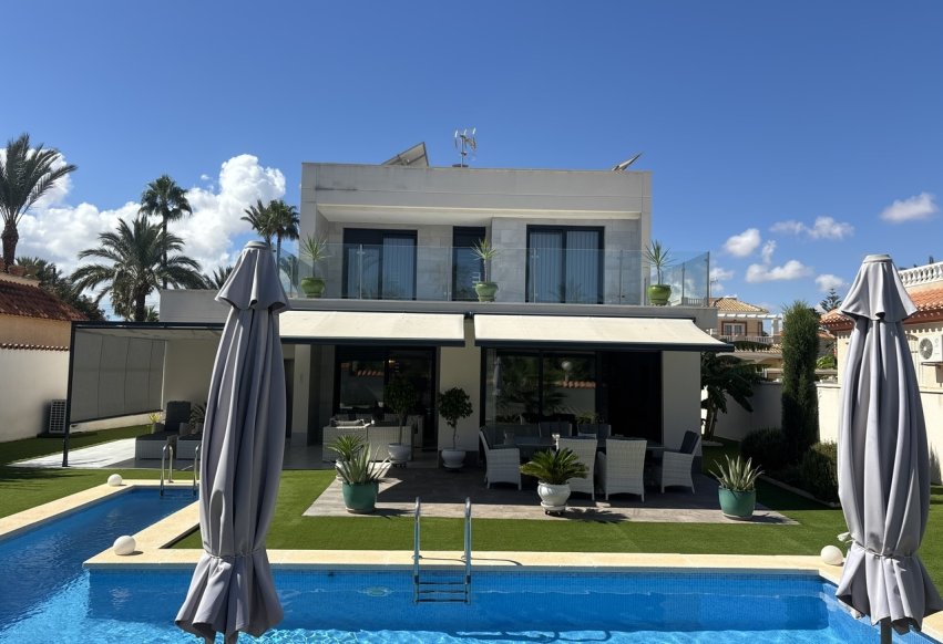 Odsprzedaż - Villa - La Manga del Mar Menor - LOS URRUTIAS