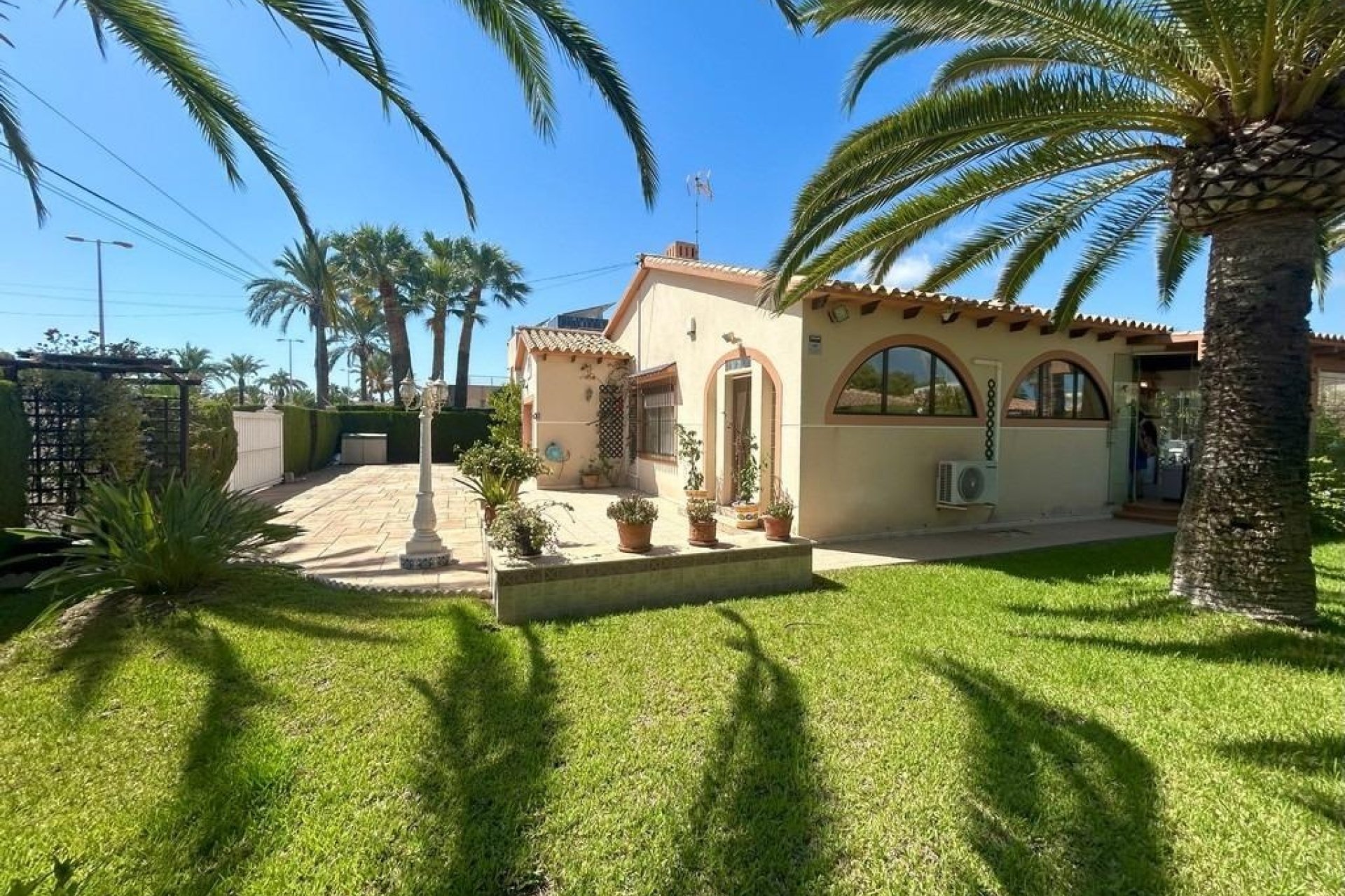 Odsprzedaż - Villa - Orihuela Costa - Aguamarina