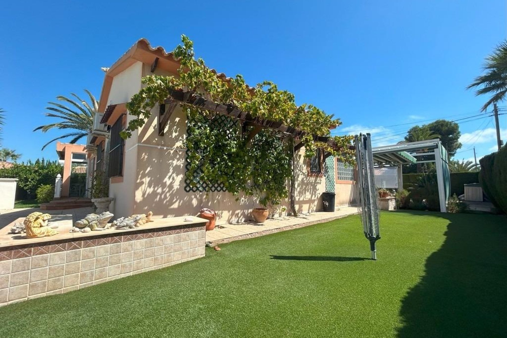 Odsprzedaż - Villa - Orihuela Costa - Aguamarina