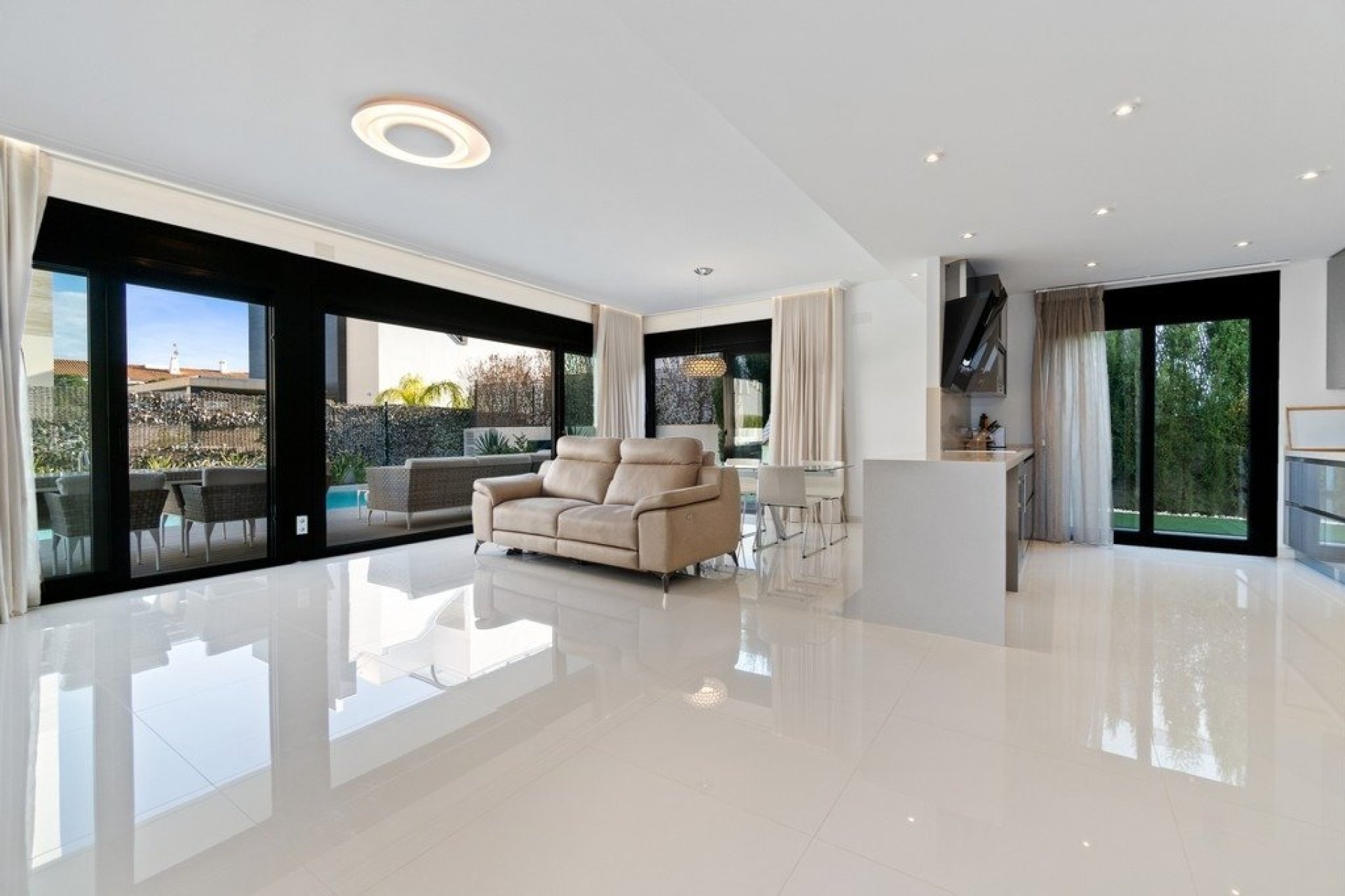 Odsprzedaż - Villa - Orihuela Costa - Aguamarina