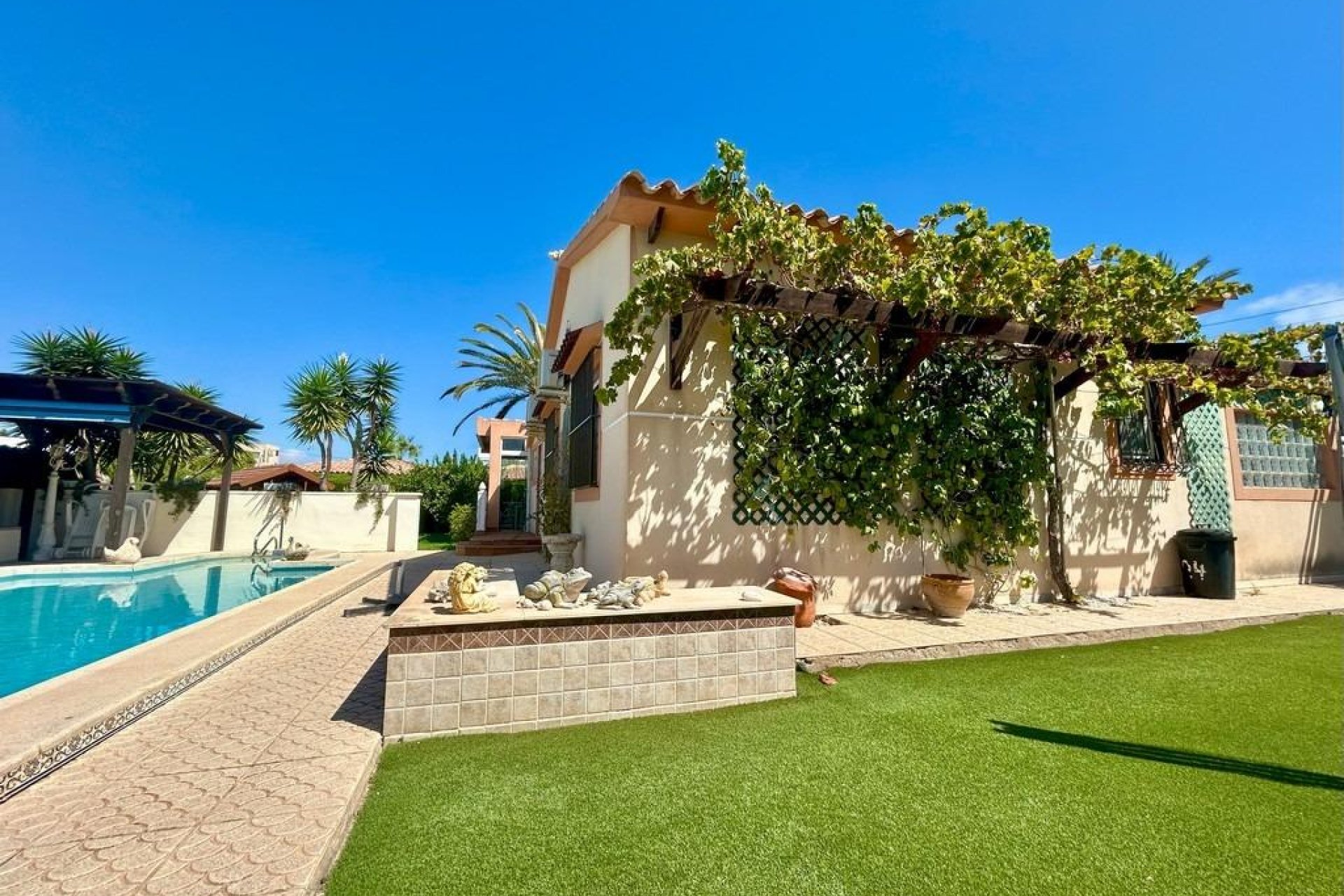 Odsprzedaż - Villa - Orihuela Costa - Cabo Roig