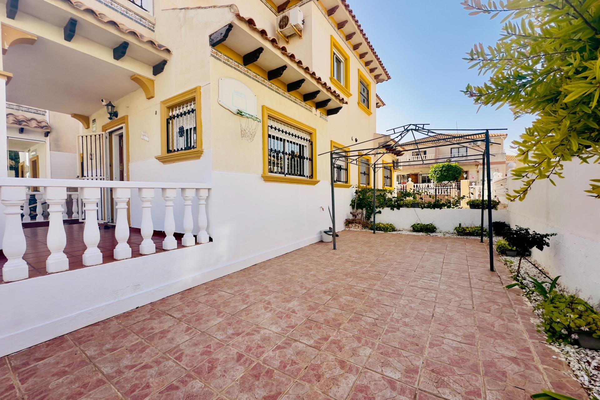 Odsprzedaż - Villa - Orihuela Costa - Cabo Roig