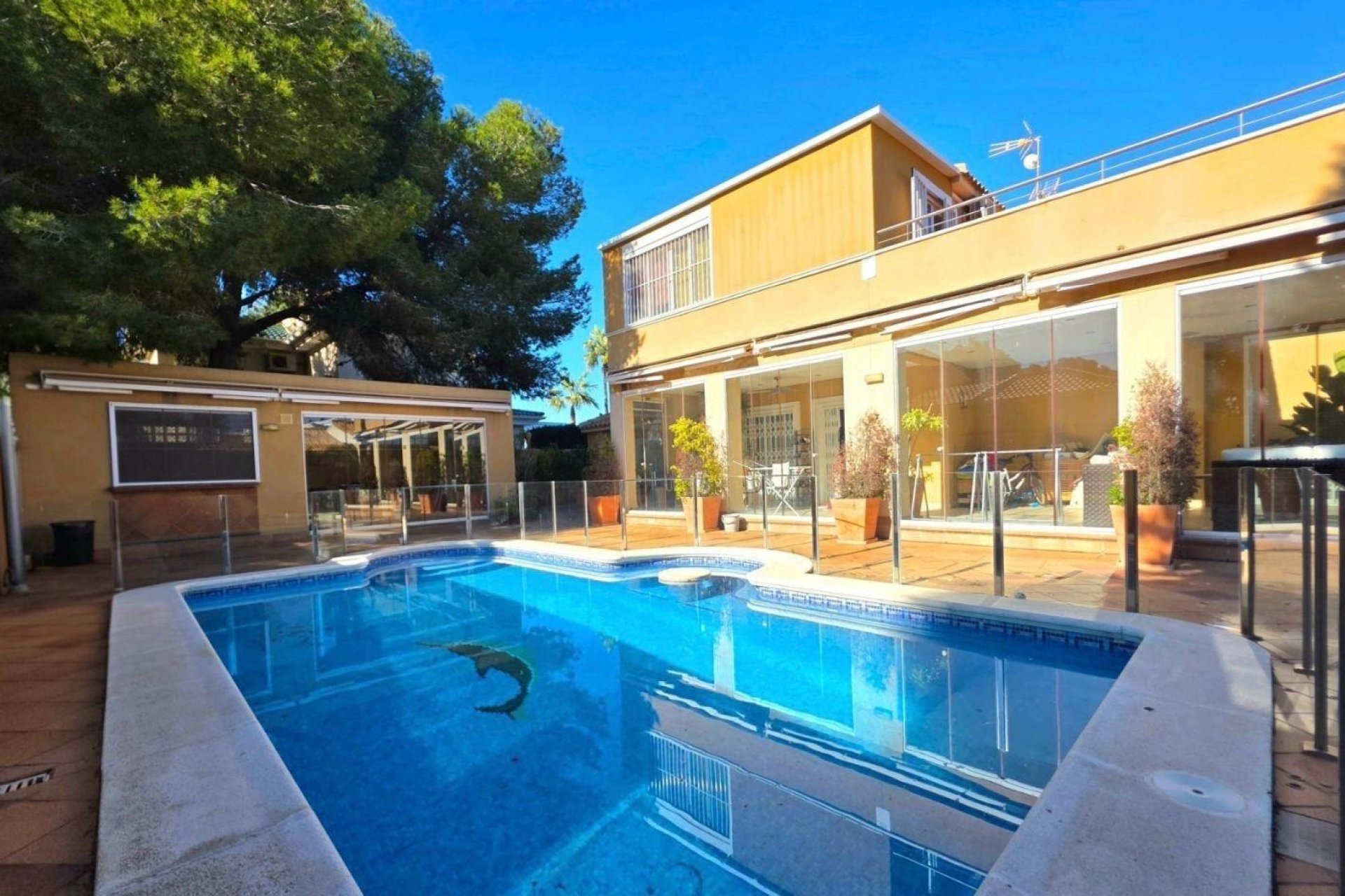 Odsprzedaż - Villa - Orihuela Costa - Campoamor