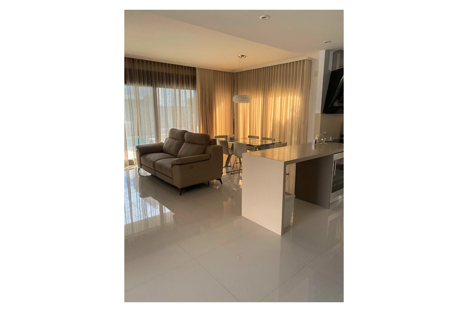 Odsprzedaż - Villa - Orihuela Costa - Campoamor