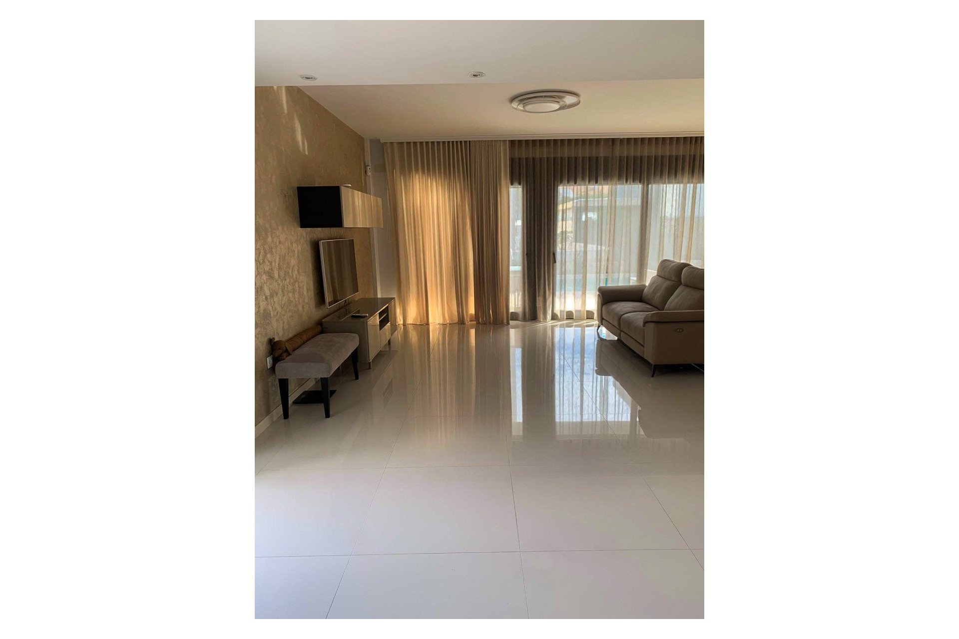 Odsprzedaż - Villa - Orihuela Costa - Campoamor