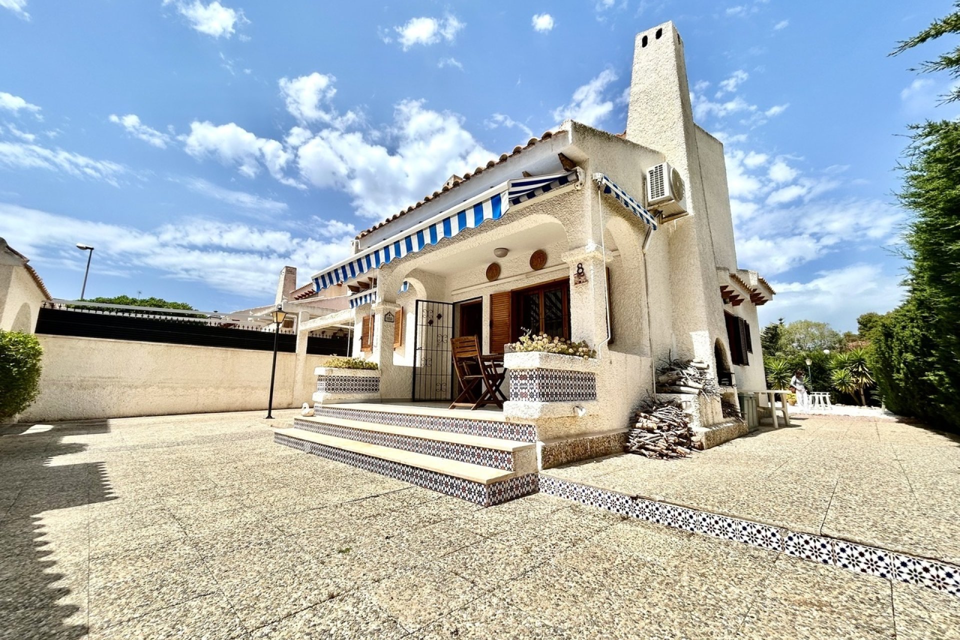 Odsprzedaż - Villa - Orihuela Costa - La Zenia