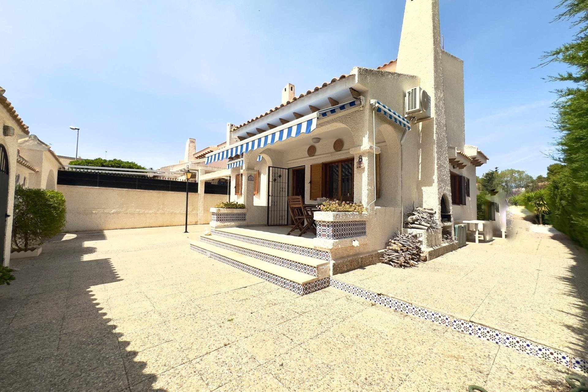 Odsprzedaż - Villa - Orihuela Costa - La Zenia