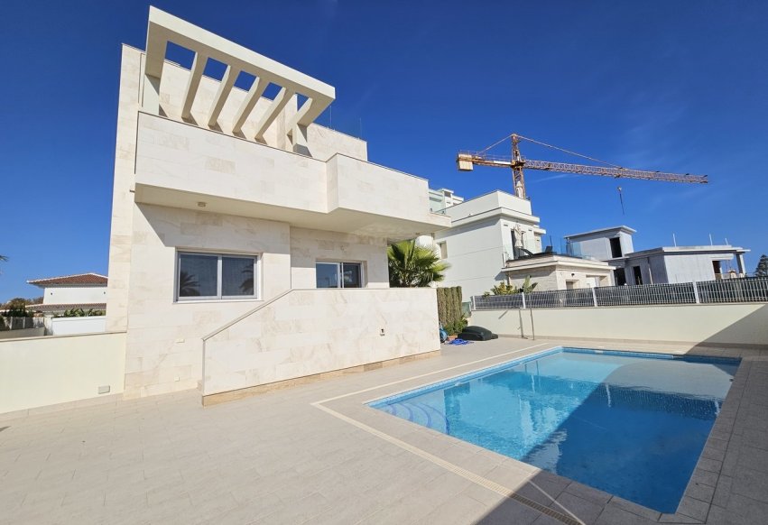 Odsprzedaż - Villa - Orihuela Costa - La Zenia