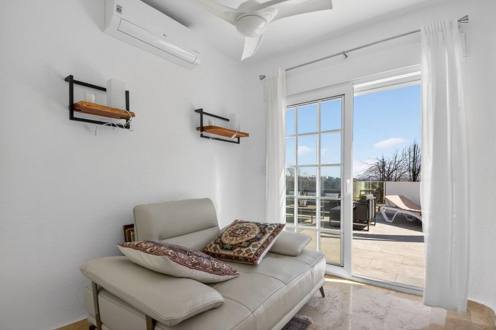 Odsprzedaż - Villa - Orihuela Costa - Las Ramblas