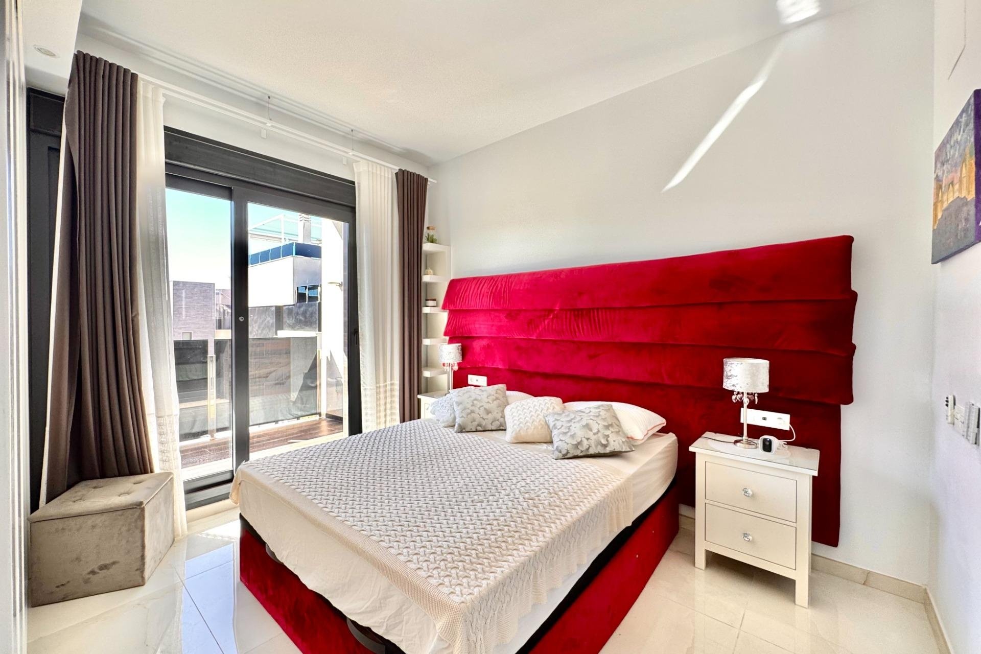 Odsprzedaż - Villa - Orihuela Costa - Lomas de Cabo Roig