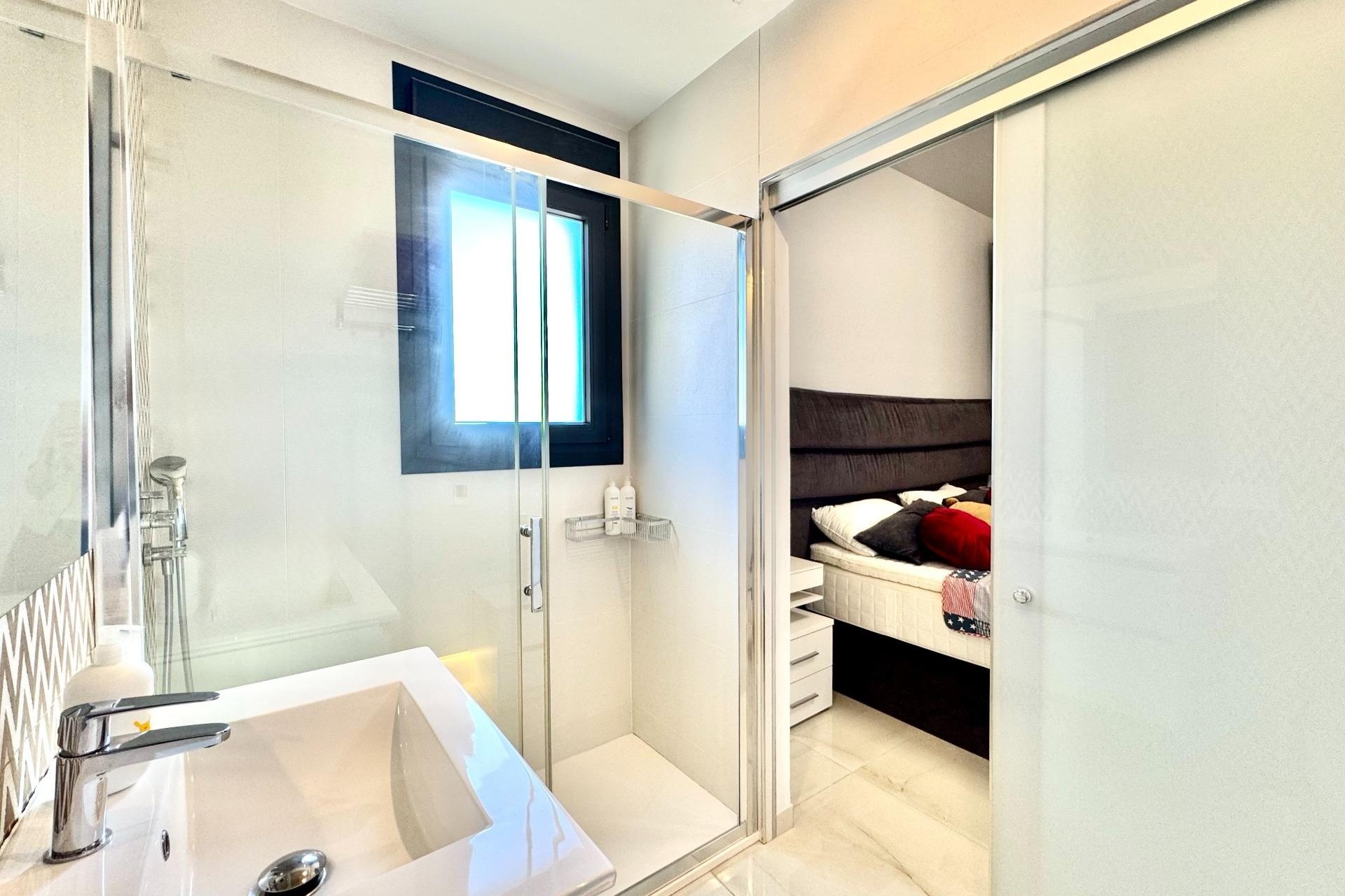 Odsprzedaż - Villa - Orihuela Costa - Lomas de Cabo Roig