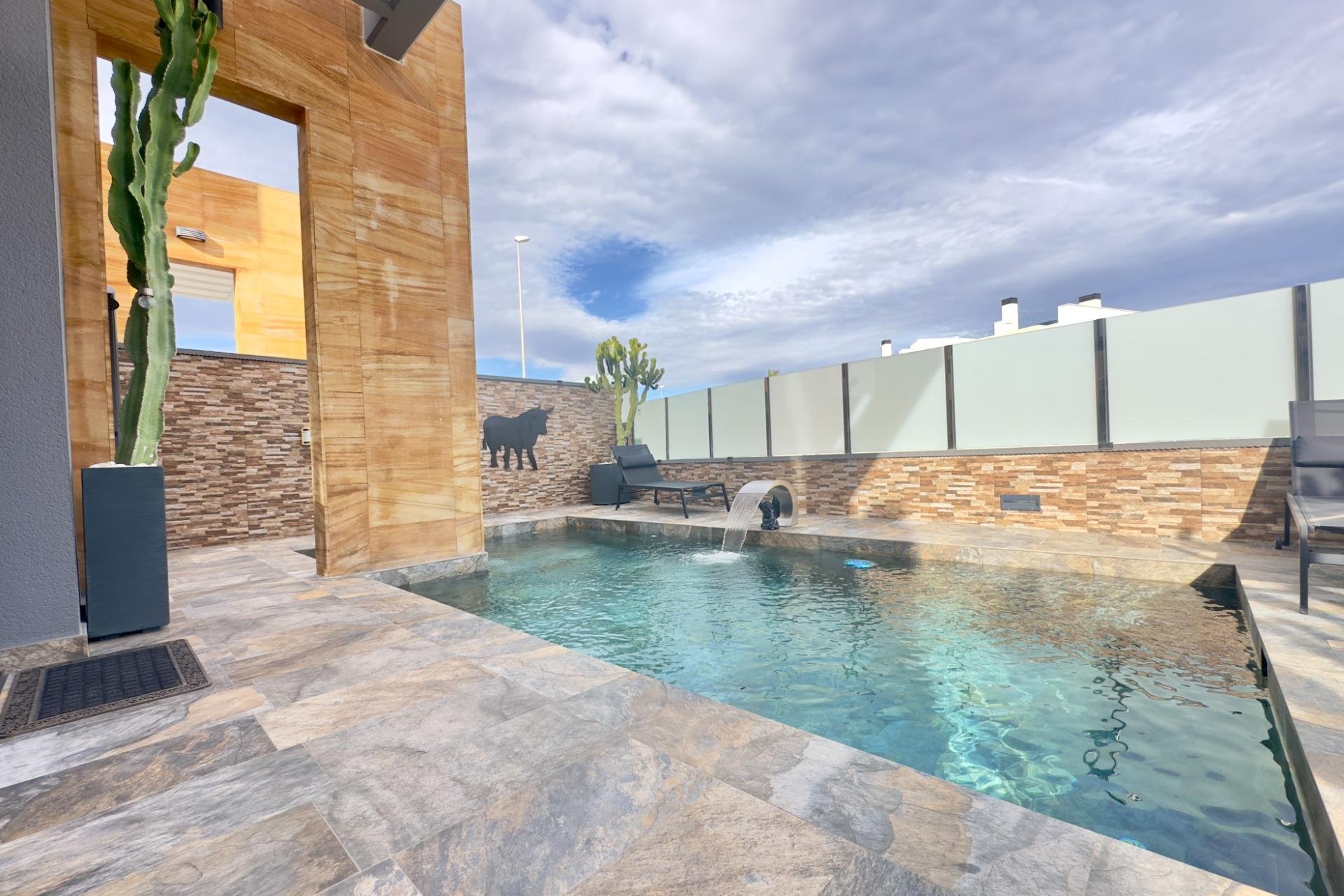 Odsprzedaż - Villa - Orihuela Costa - Lomas de Cabo Roig