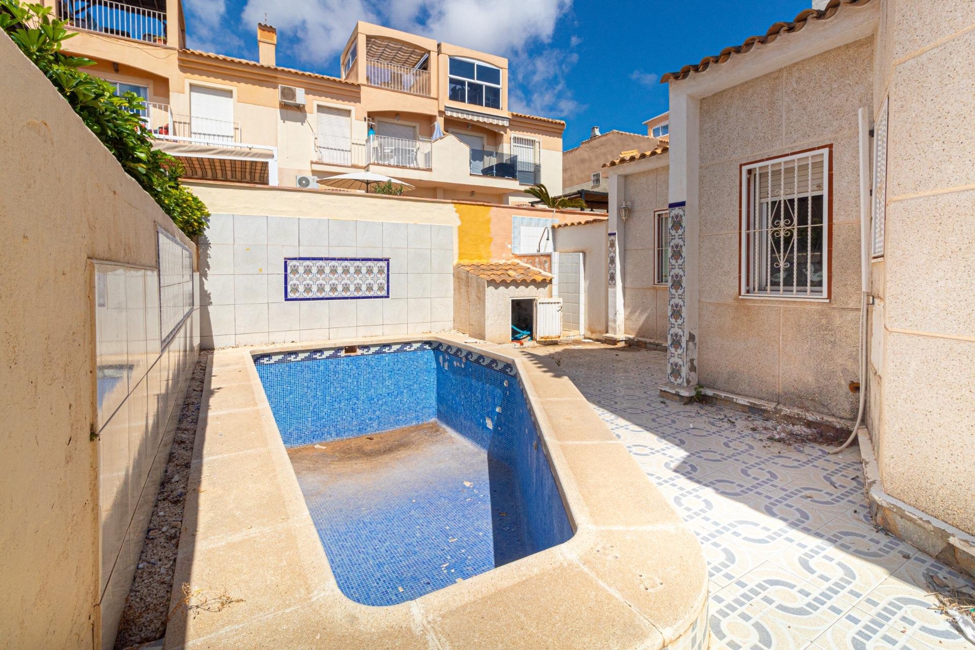 Odsprzedaż - Villa - Orihuela Costa - Los Almendros-La Florida