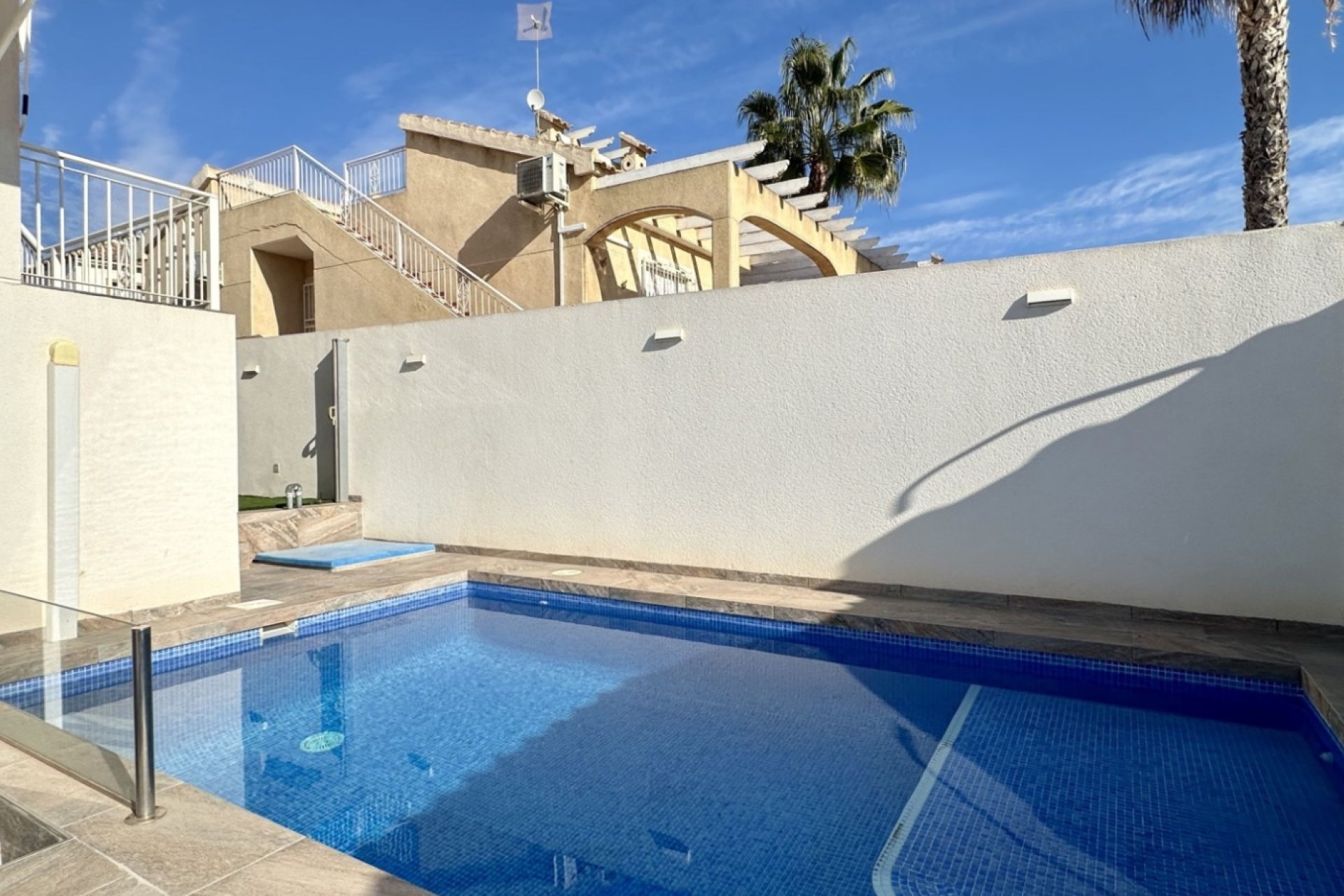Odsprzedaż - Villa - Orihuela Costa - Los Altos