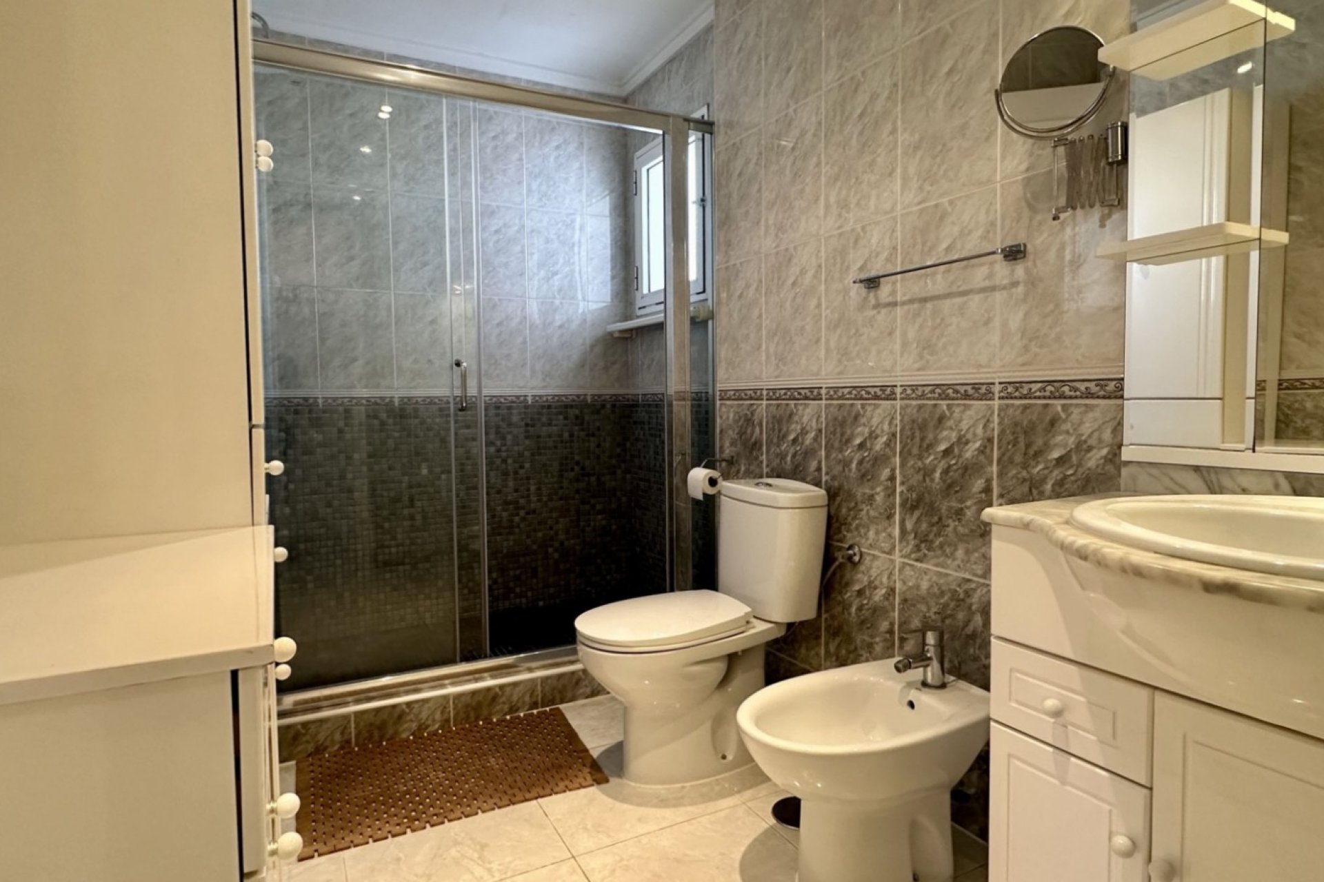 Odsprzedaż - Villa - Orihuela Costa - Los Altos