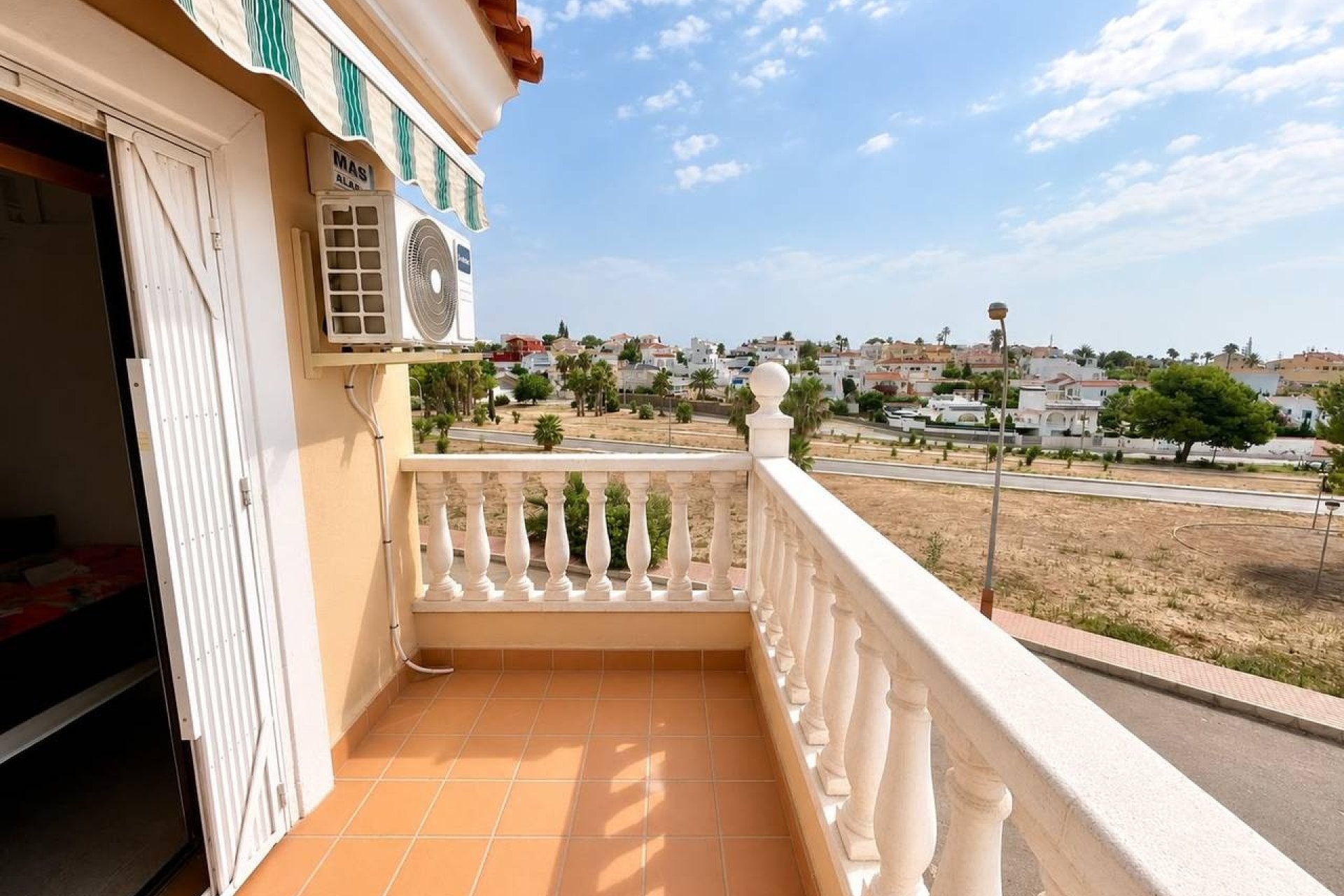 Odsprzedaż - Villa - Orihuela Costa - Villamartín