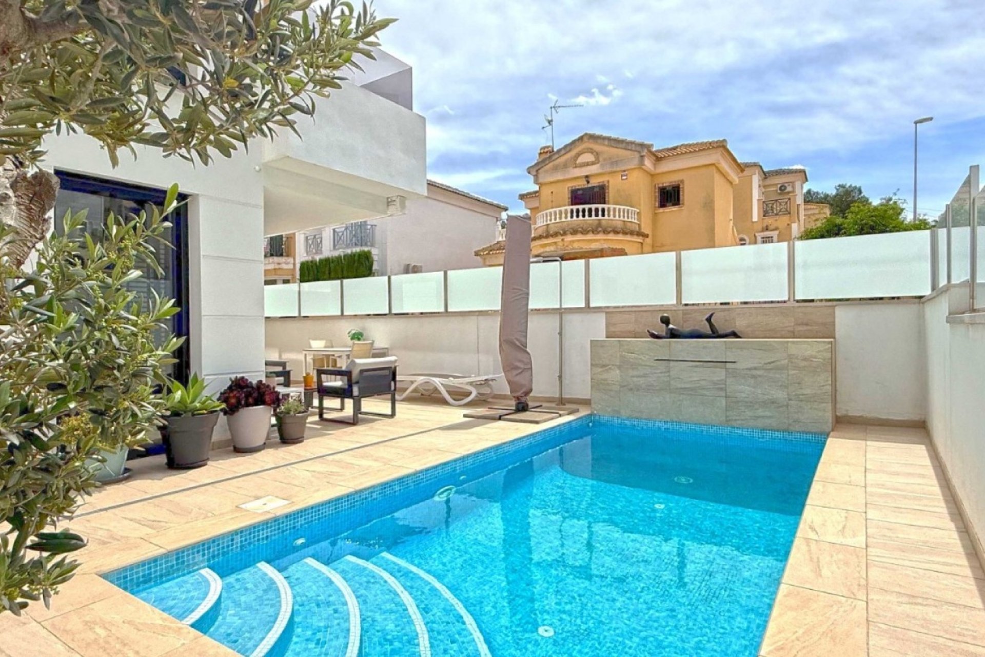 Odsprzedaż - Villa - Orihuela Costa - Villamartín