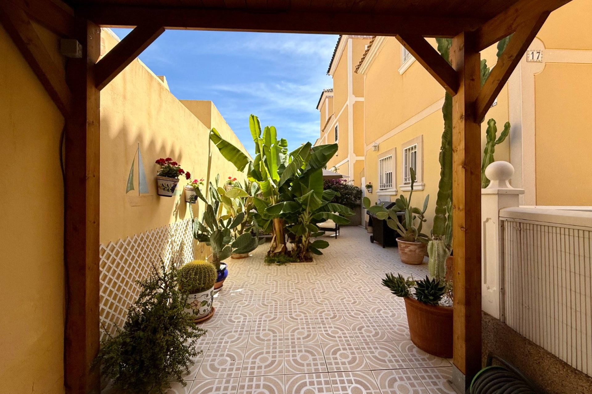 Odsprzedaż - Villa - Orihuela Costa - Villamartín