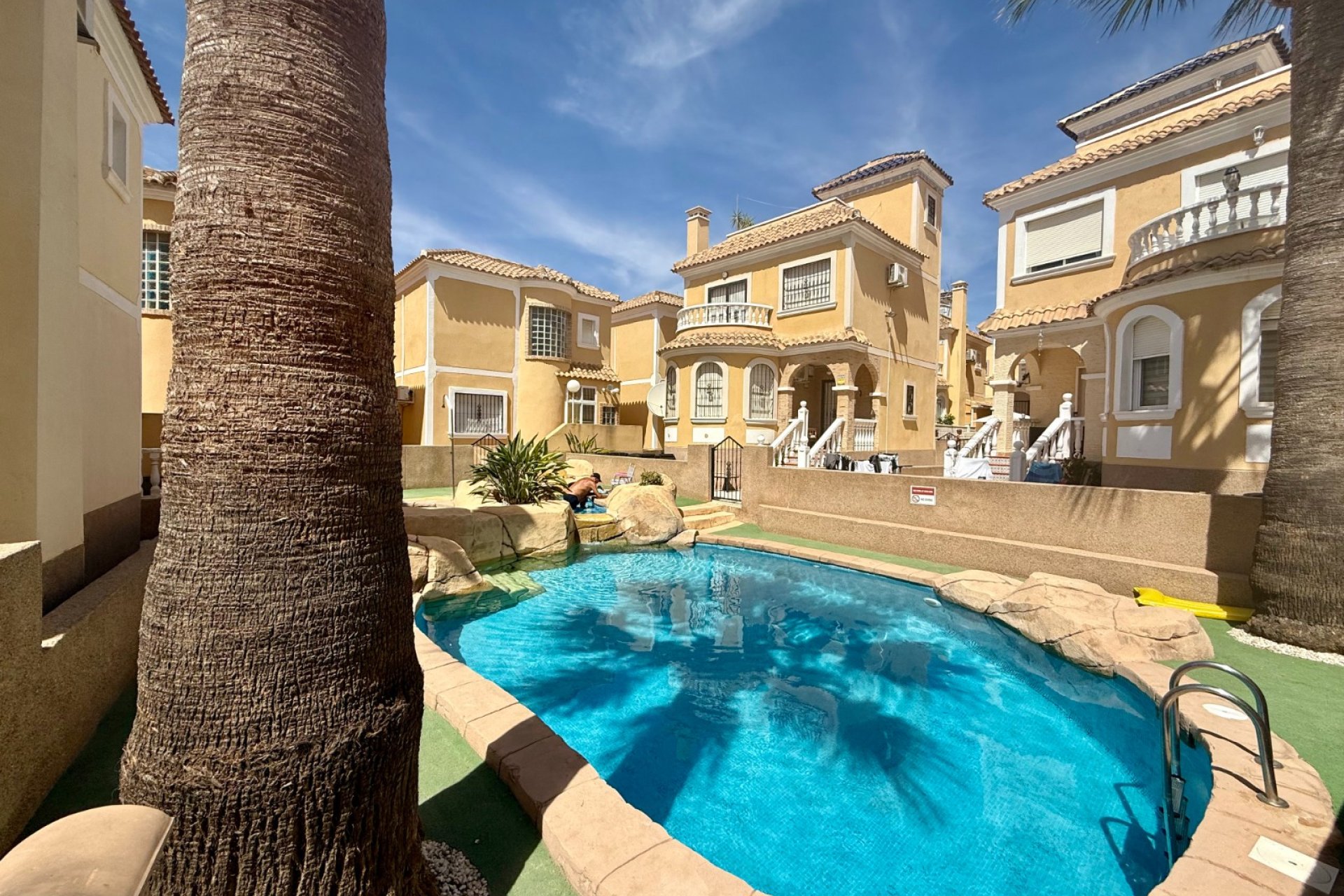 Odsprzedaż - Villa - Orihuela Costa - Villamartín