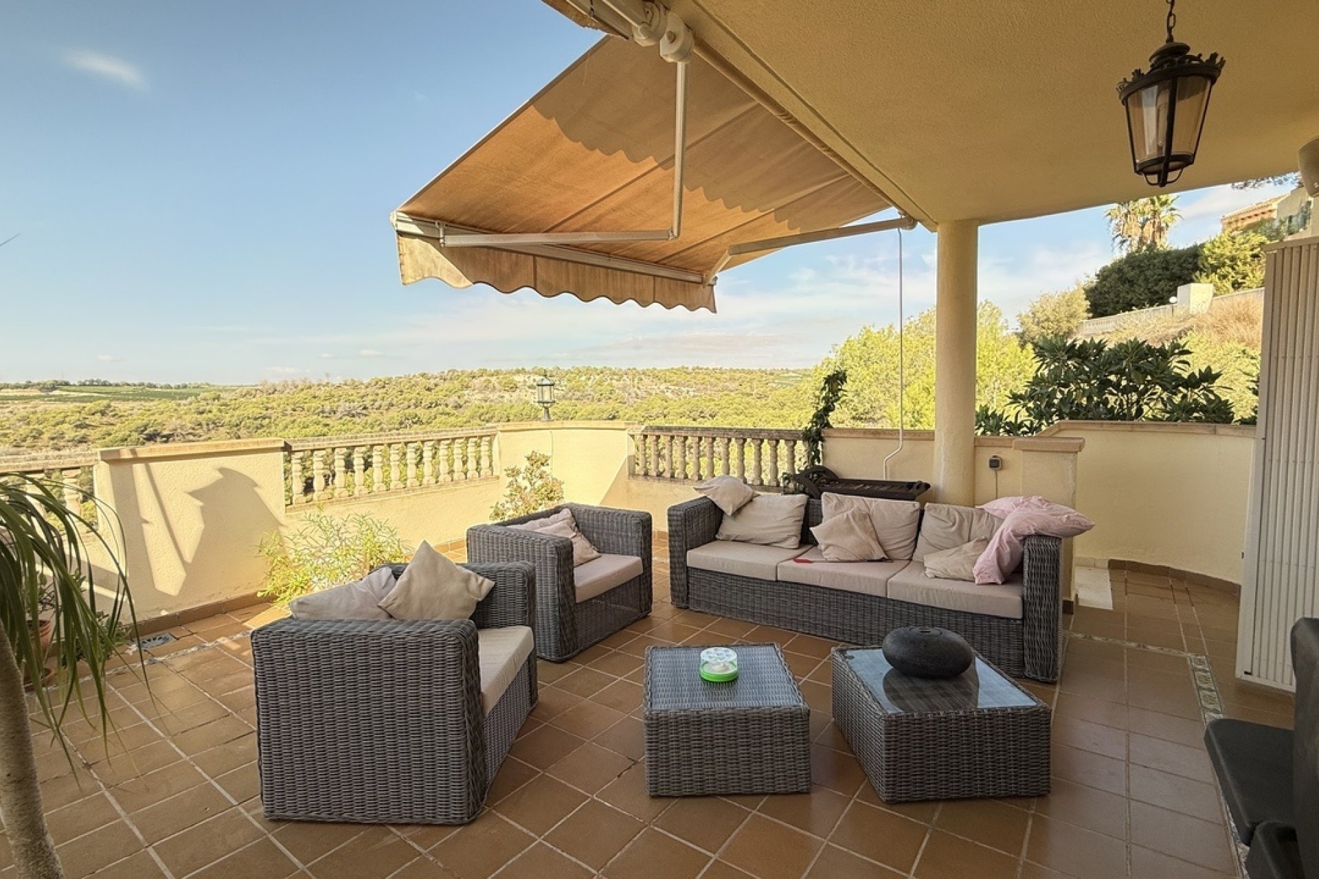 Odsprzedaż - Villa - Orihuela Costa - Villamartín