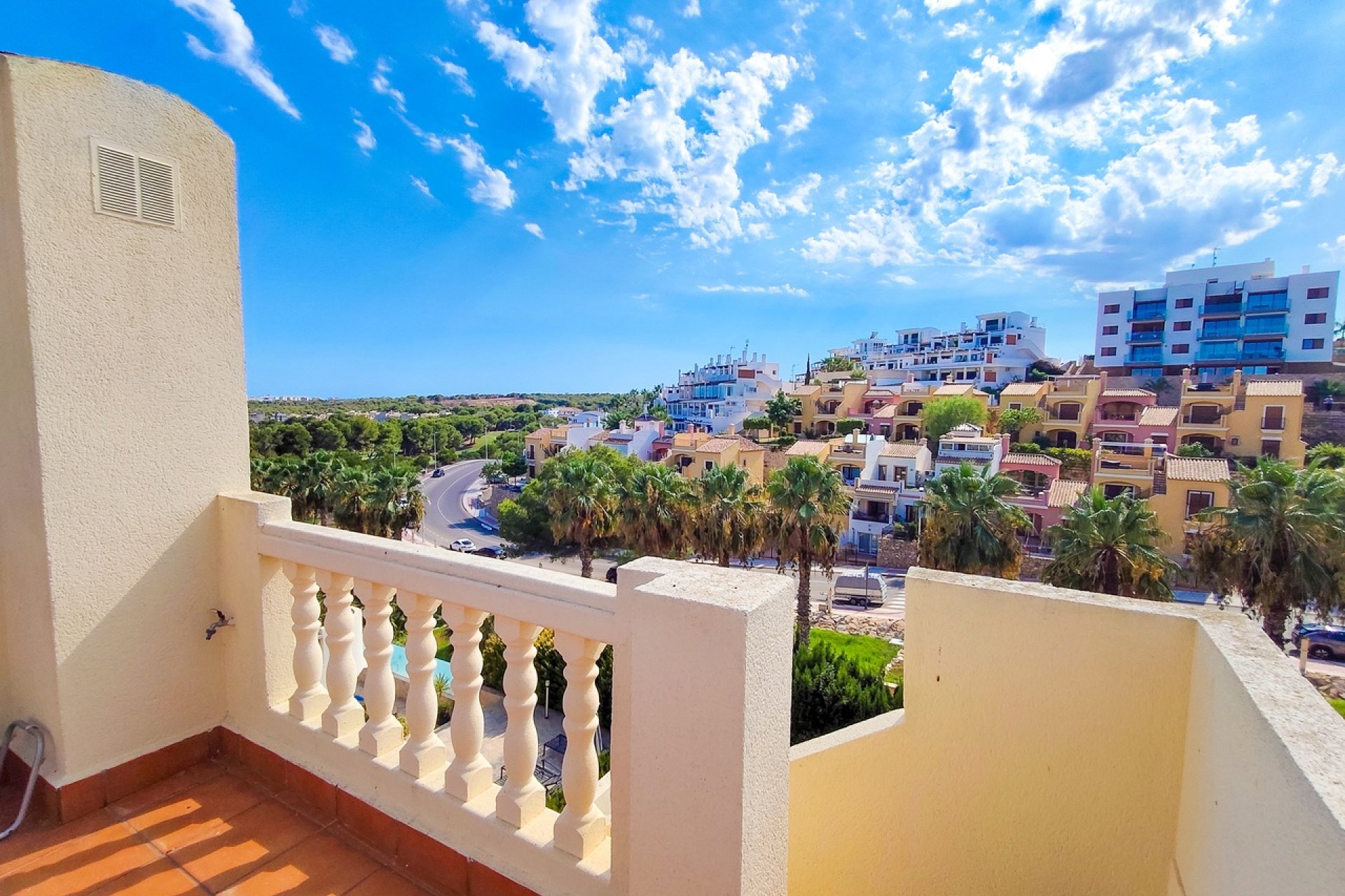 Odsprzedaż - Villa - Orihuela Costa - Villamartín