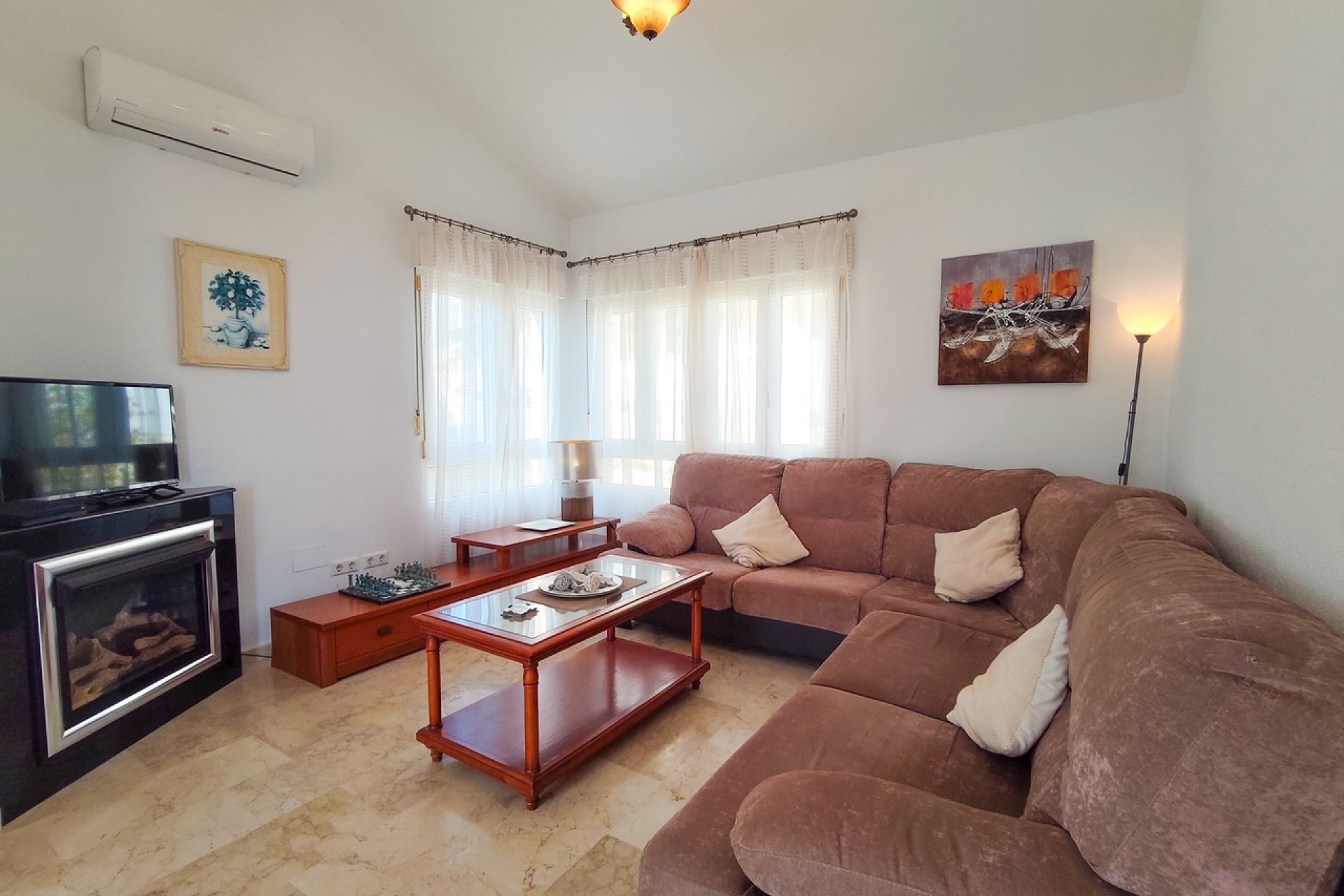 Odsprzedaż - Villa - Orihuela Costa - Villamartín
