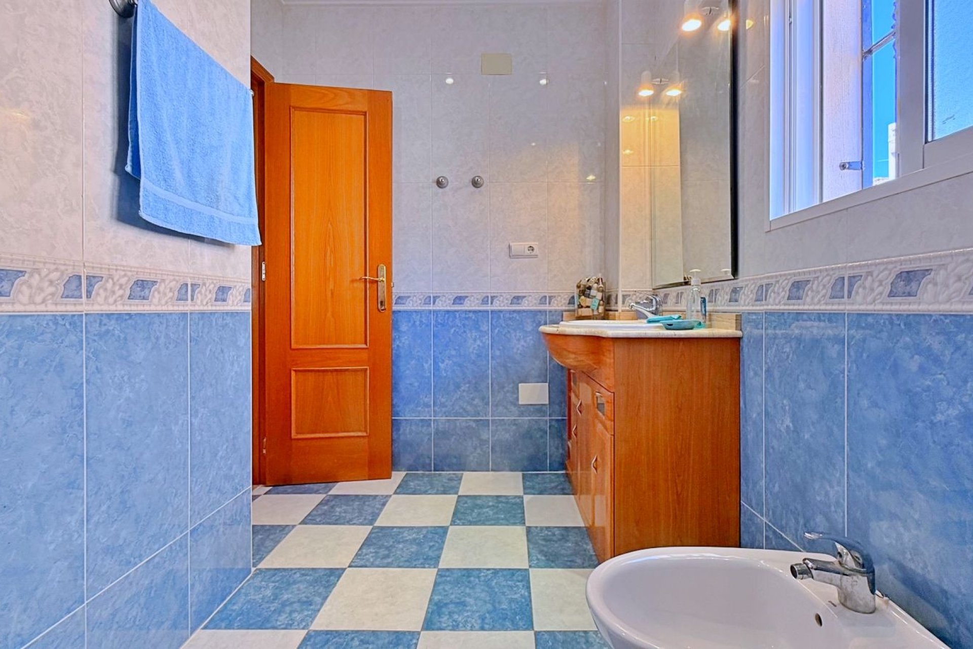 Odsprzedaż - Villa - Orihuela - Orihuela Costa