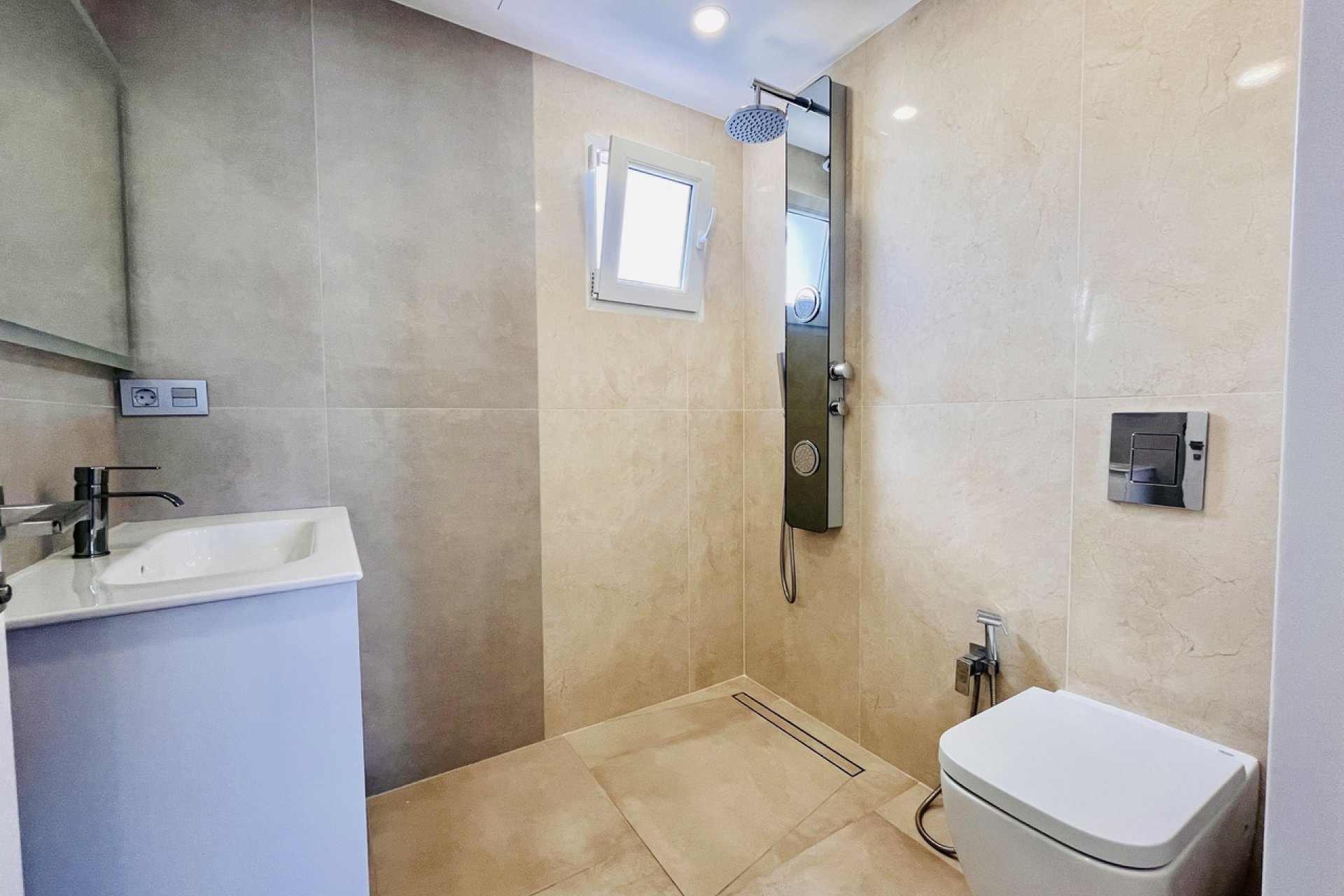 Odsprzedaż - Villa - Torrevieja - Los Balcones - Los Altos 