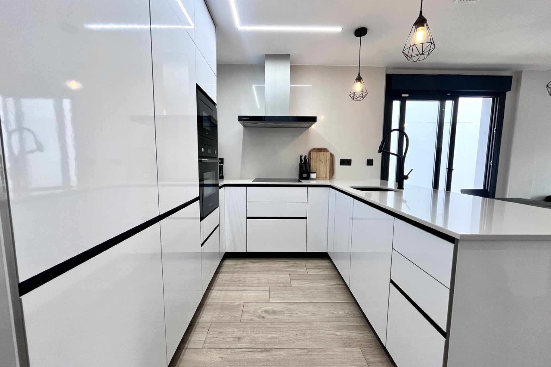 Odsprzedaż - Villa - Torrevieja - Punta Prima