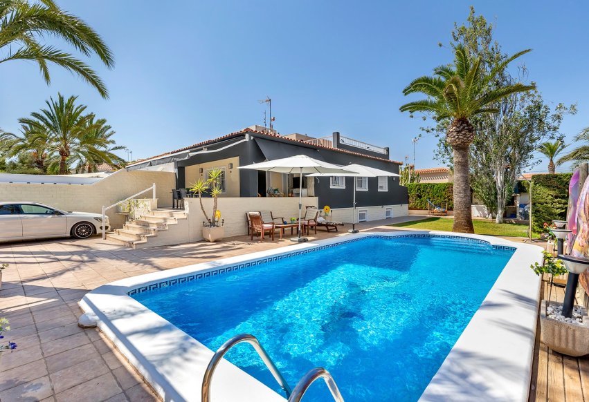 Odsprzedaż - Villa - Torrevieja - Rocio del Mar