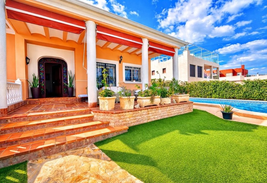 Odsprzedaż - Villa - Torrevieja