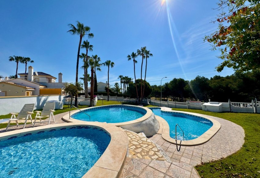 Perpardavimas - Bungalow - Orihuela Costa - Villamartín-Las Filipinas
