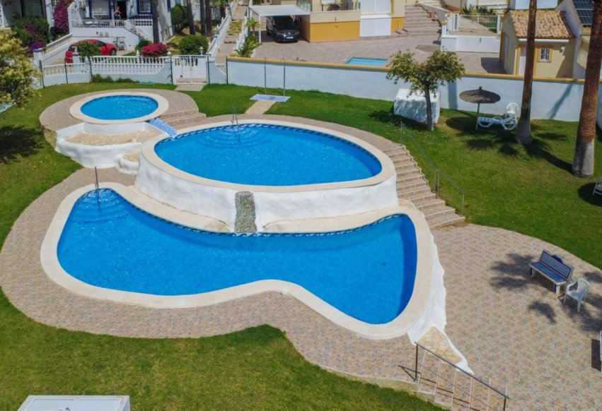 Perpardavimas - Dvipusis - Orihuela Costa - La Rioja