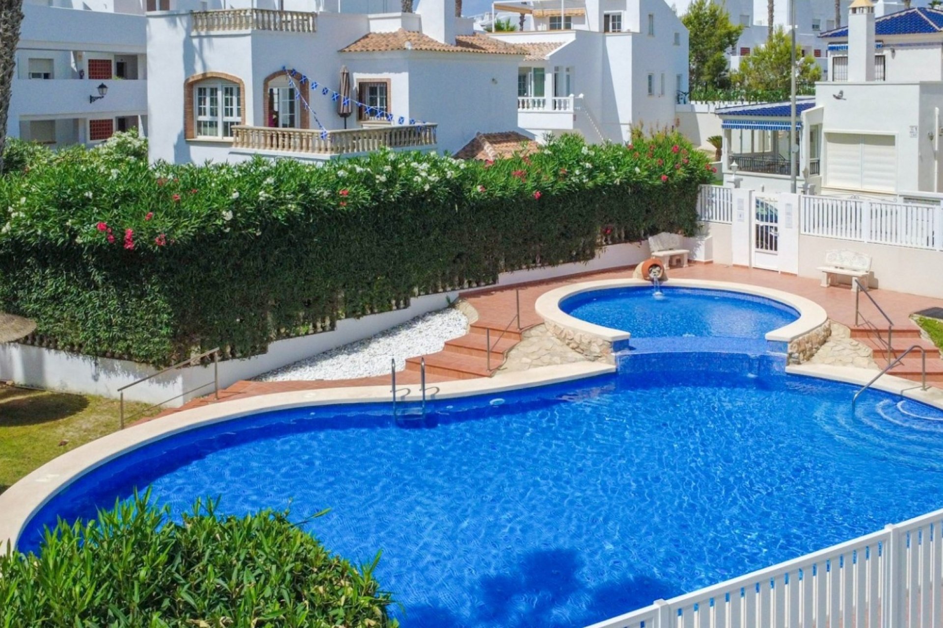 Perpardavimas - Dvipusis - Orihuela Costa - La Rioja